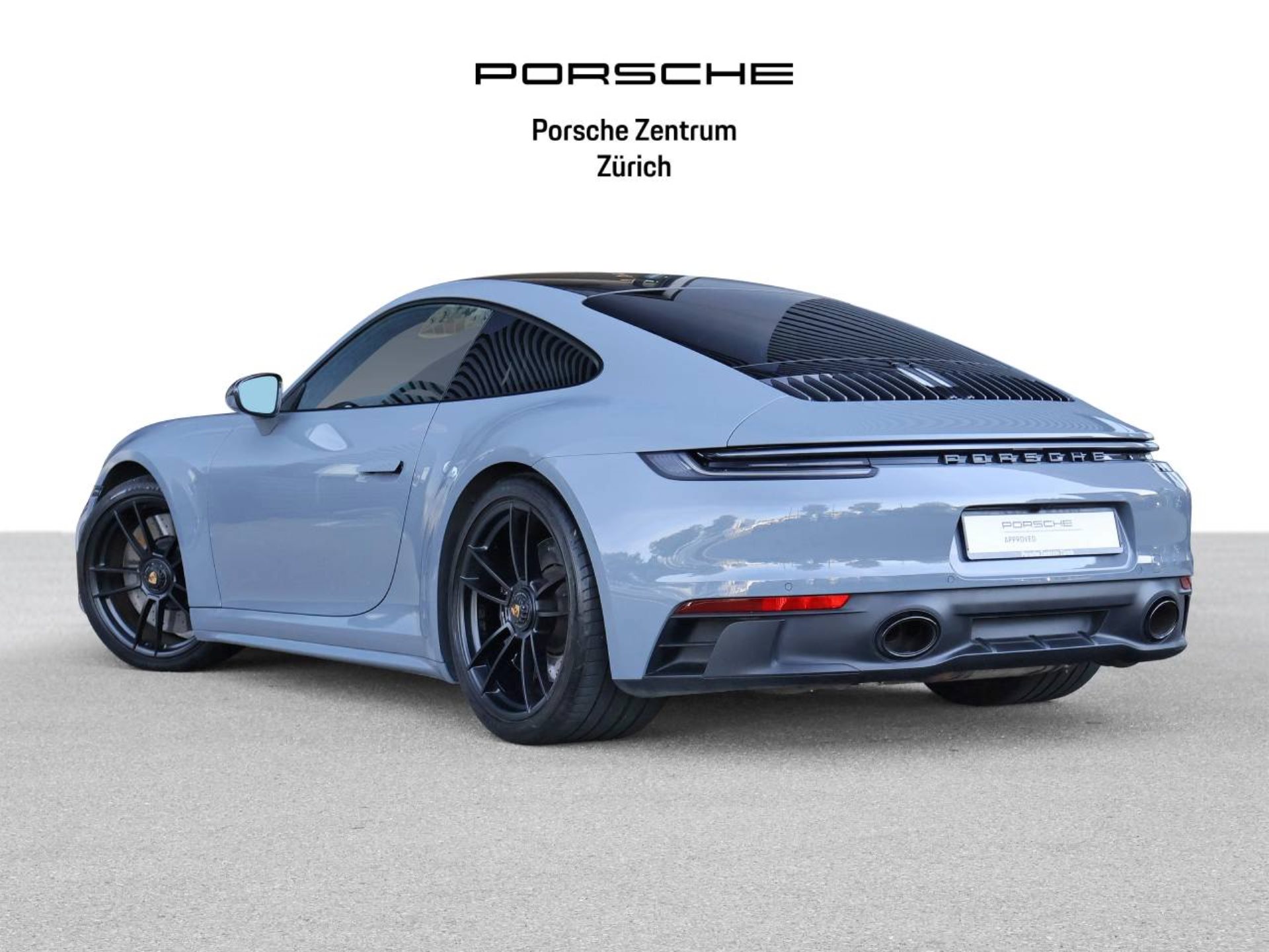 PORSCHE 911 Carrera 4 GTS-image-2