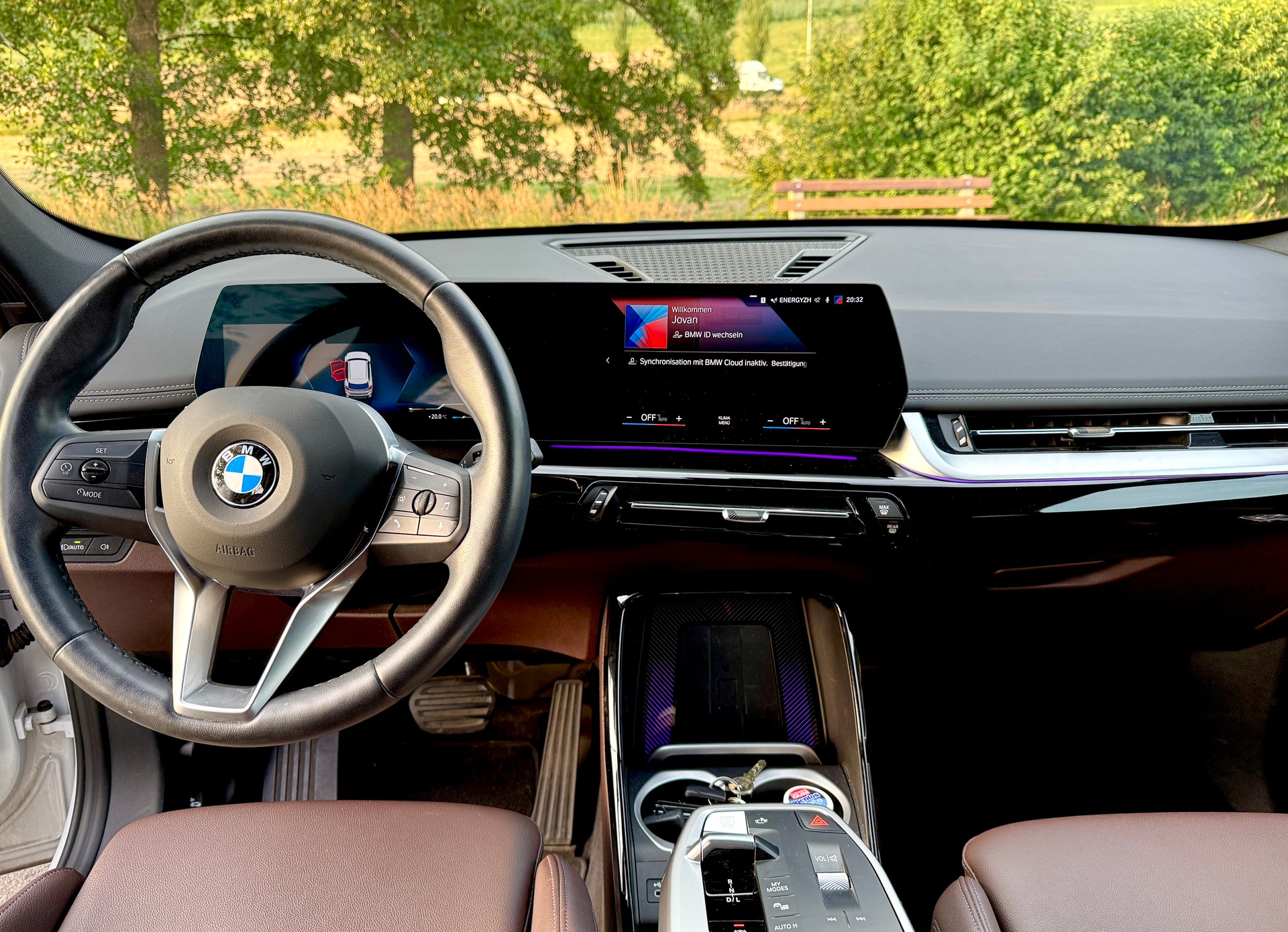 BMW 18d sDrive X Line-image-4