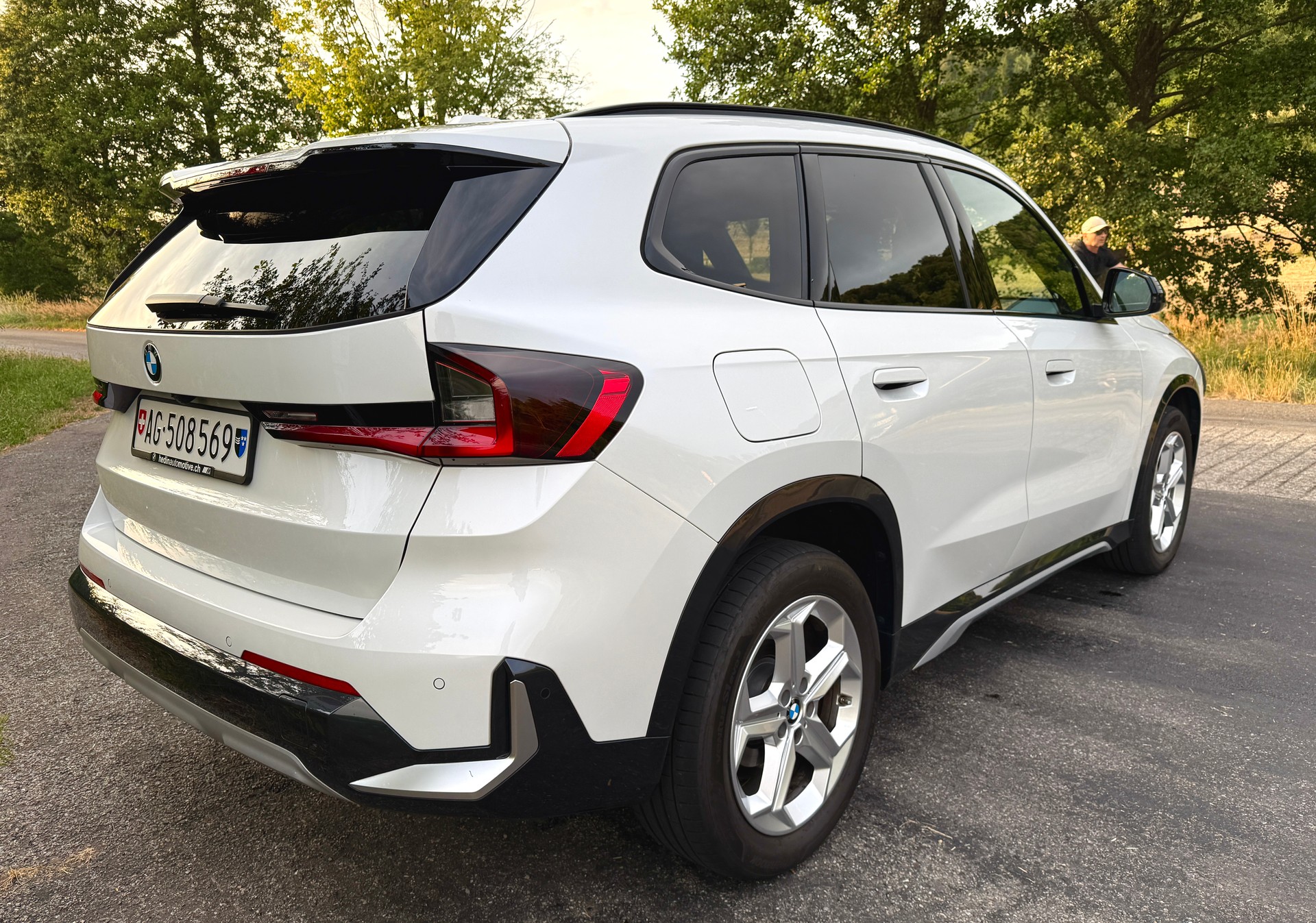 BMW 18d sDrive X Line-image-1