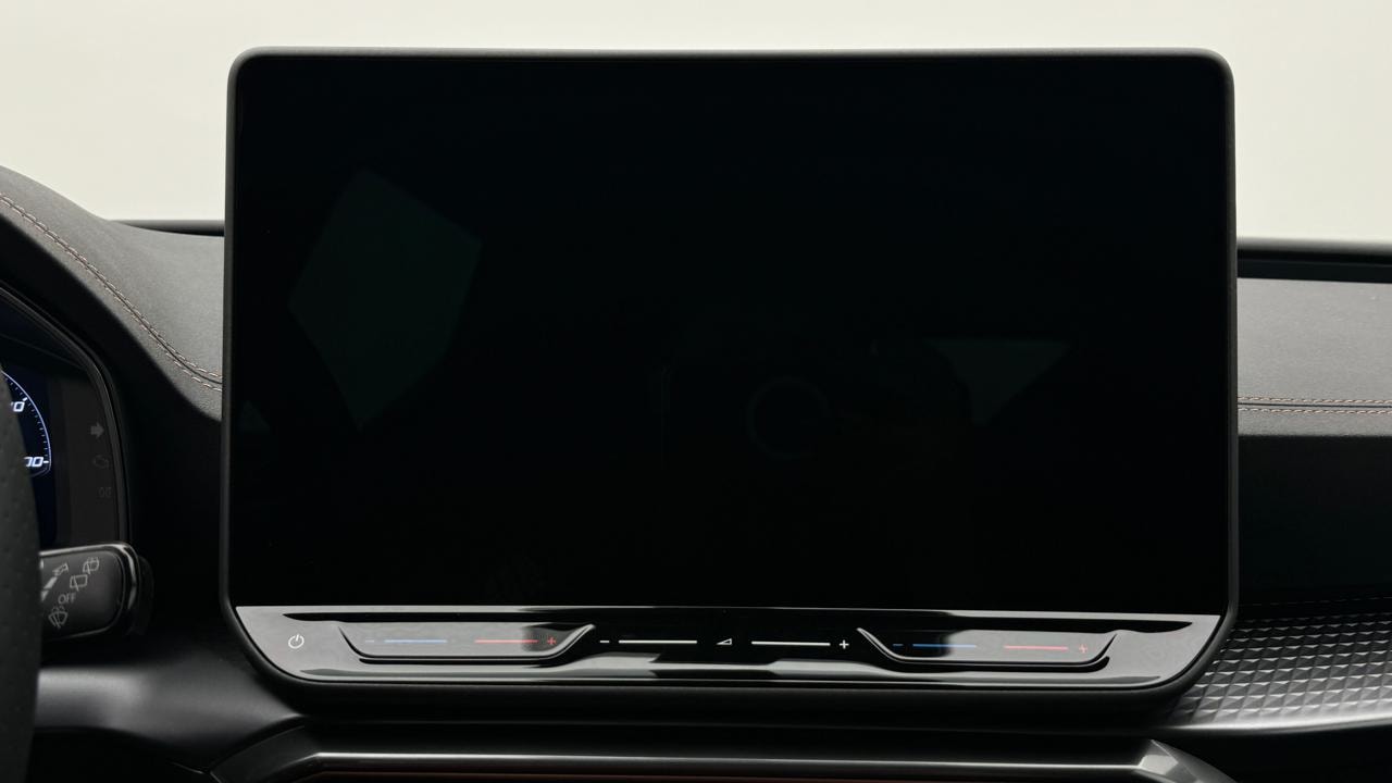 CUPRA LEON ST 2.0 TSI VZ Black Edition-image-7