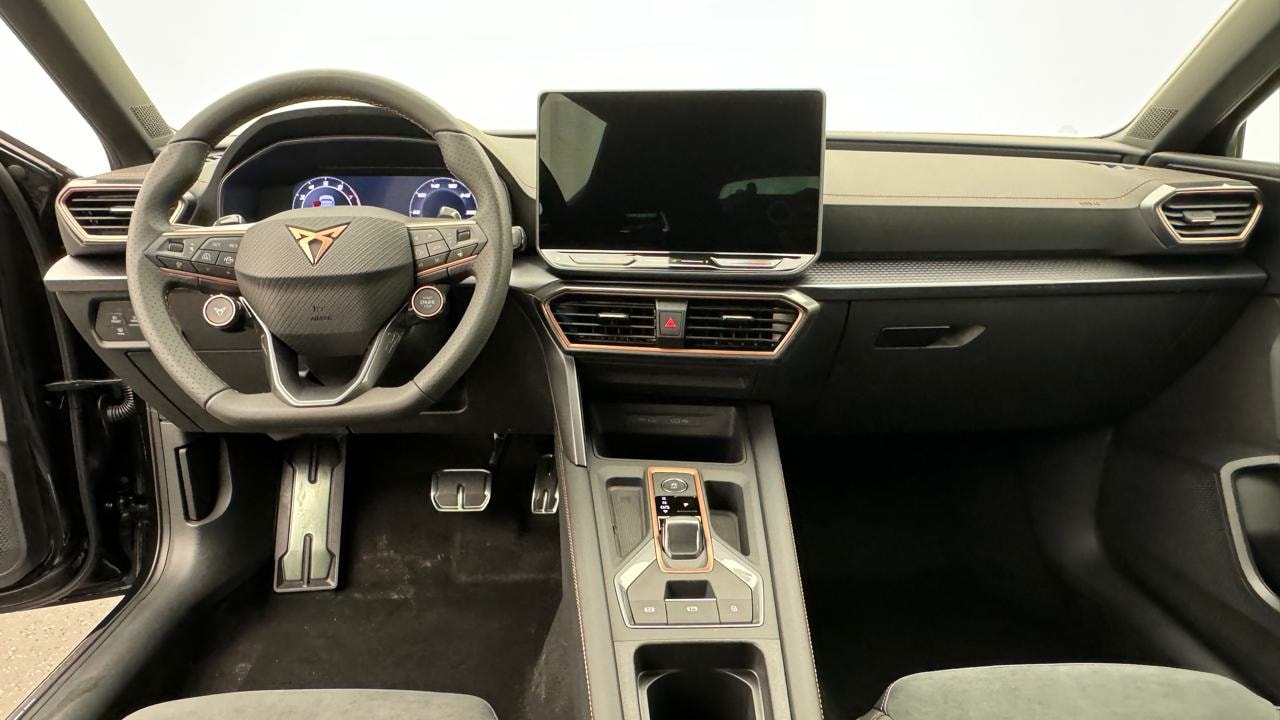 CUPRA LEON ST 2.0 TSI VZ Black Edition-image-5
