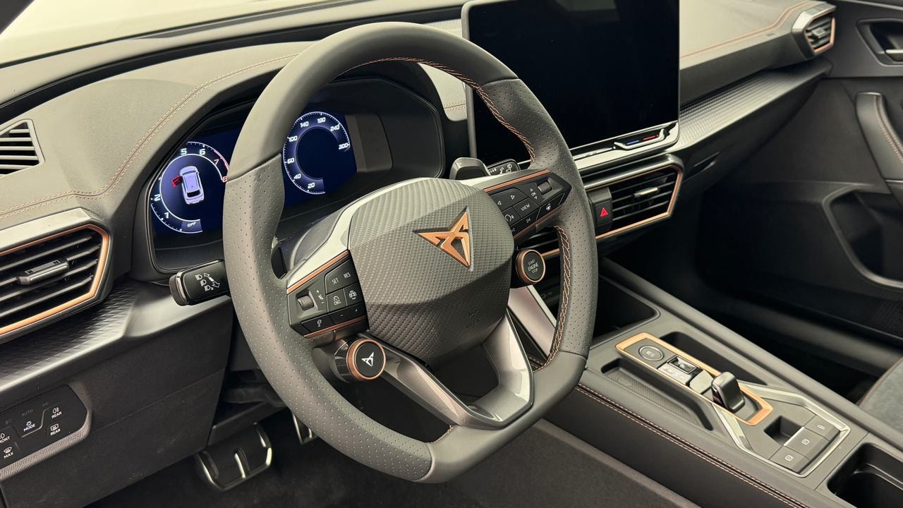 CUPRA LEON ST 2.0 TSI VZ Black Edition-image-6
