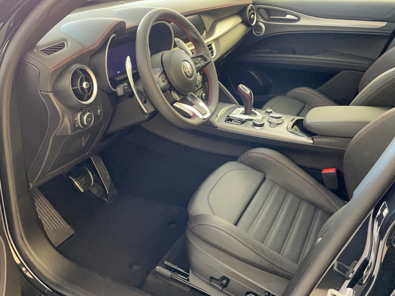 ALFA ROMEO STELVIO 2.0 Q4 280 Veloce-image-9