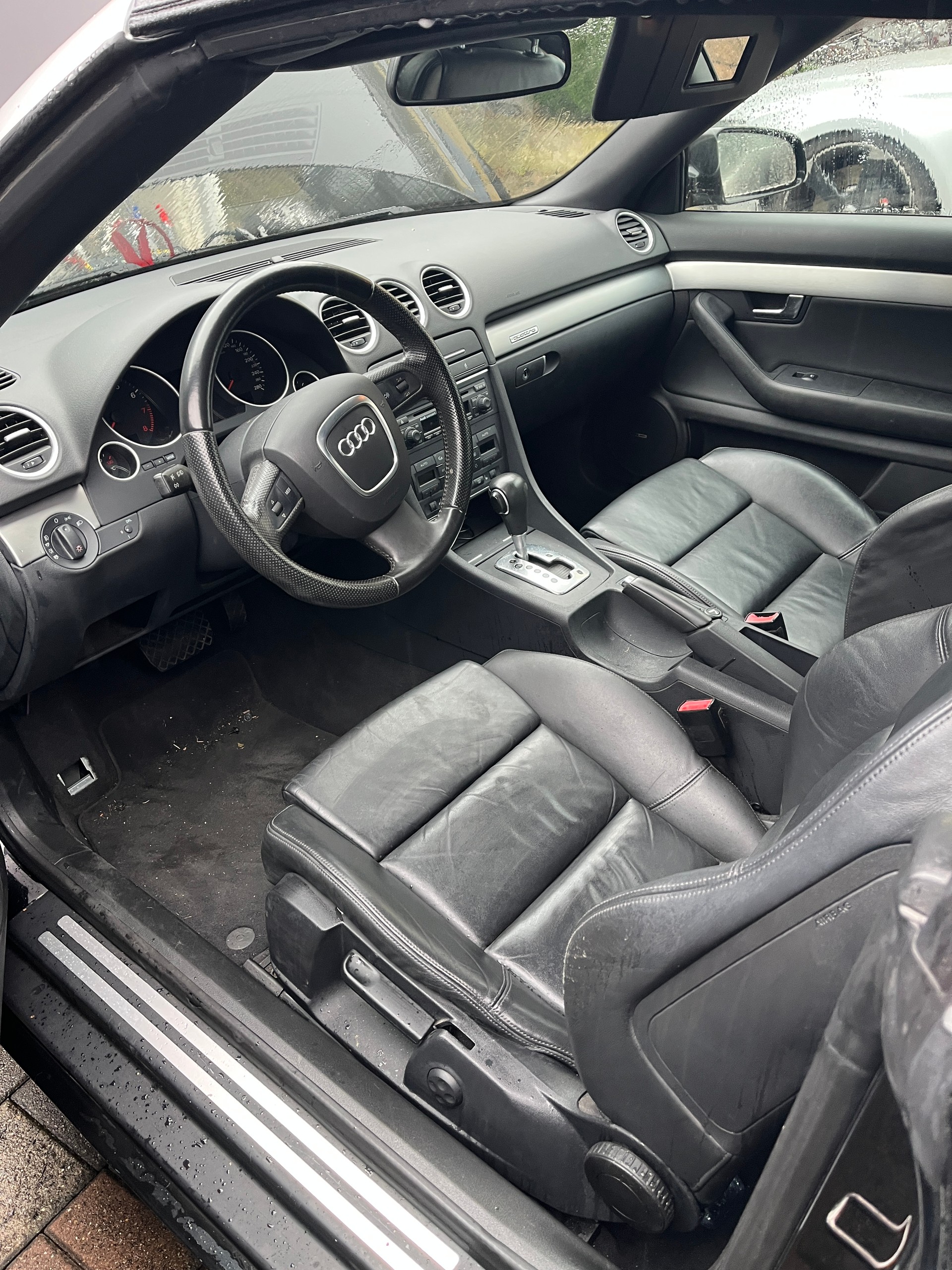 AUDI A4 Cabriolet 3.2 FSI multitronic-image-3