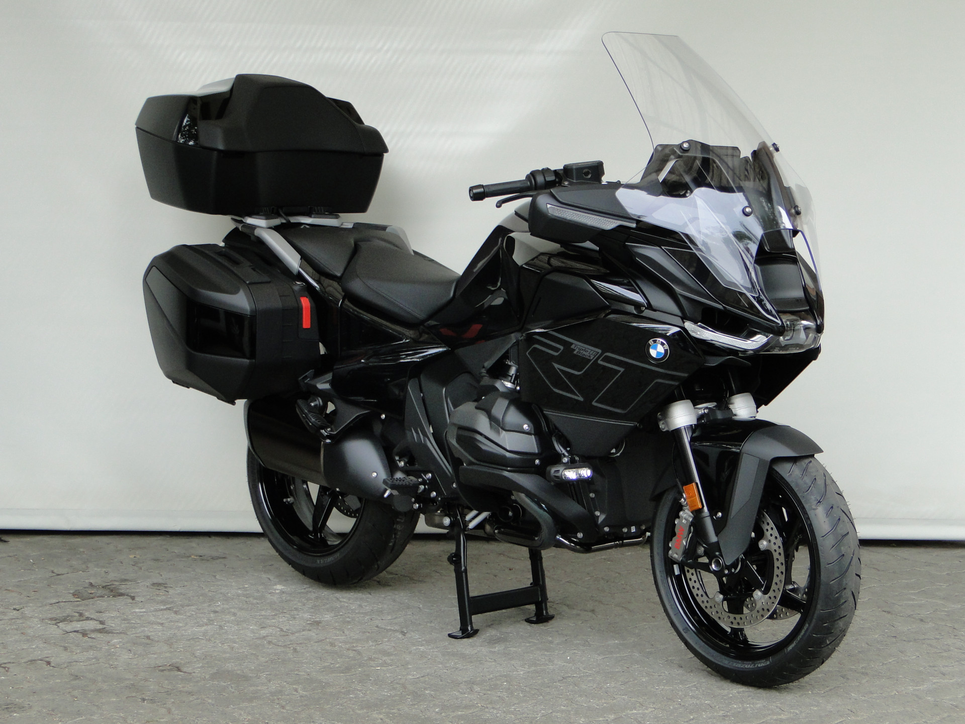 BMW R 1300 RT BOXER BONUS & 2.9% LEASING-showroom-element-2