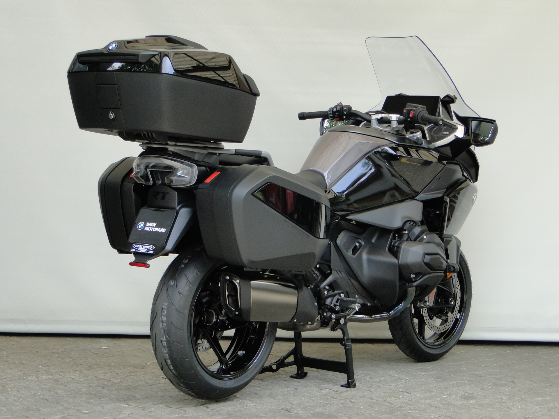 BMW R 1300 RT BOXER BONUS & 2.9% LEASING-showroom-element-3