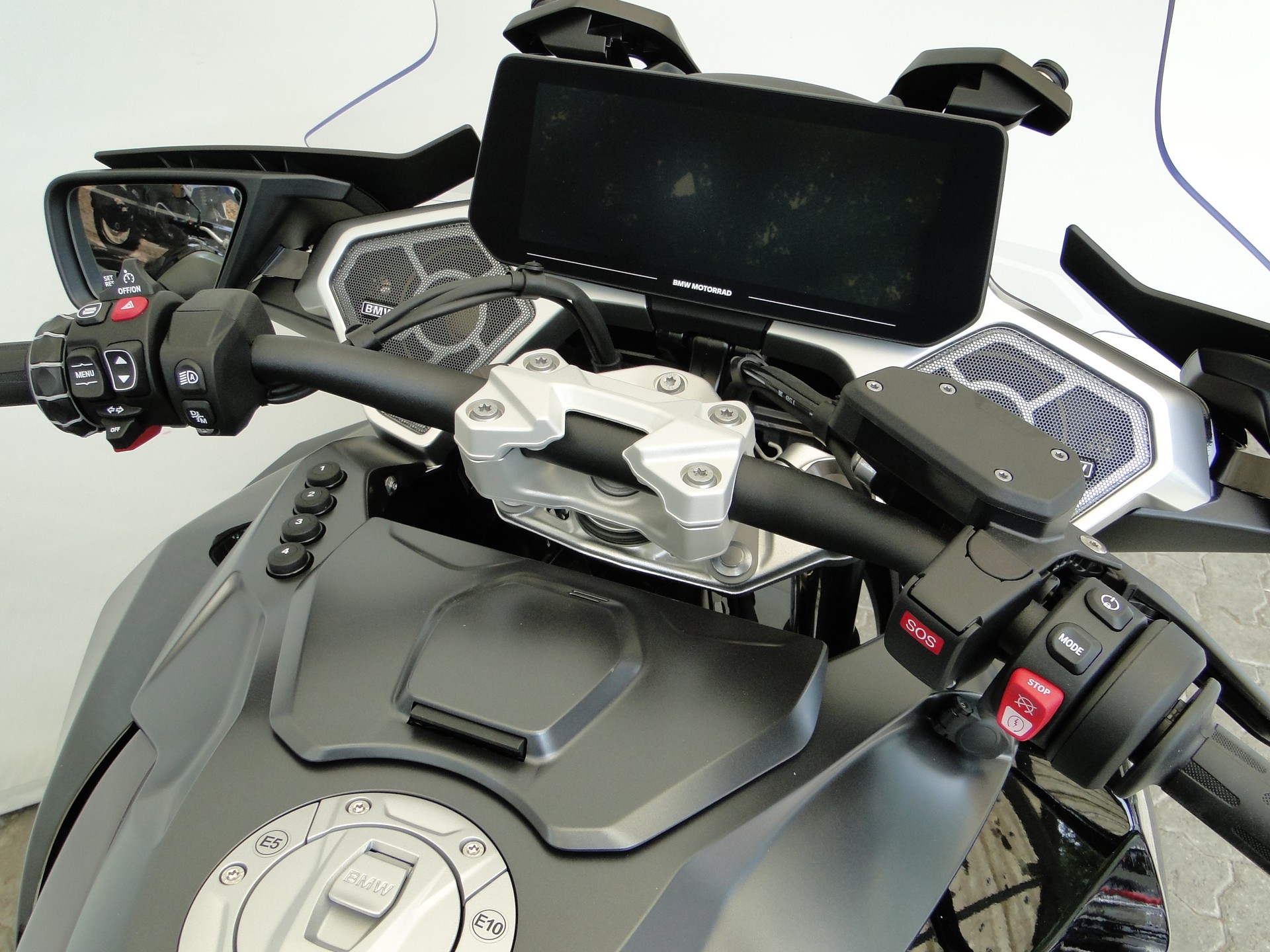 BMW R 1300 RT BOXER BONUS CHF 1'500.- & 2.9% LEASING-image-14