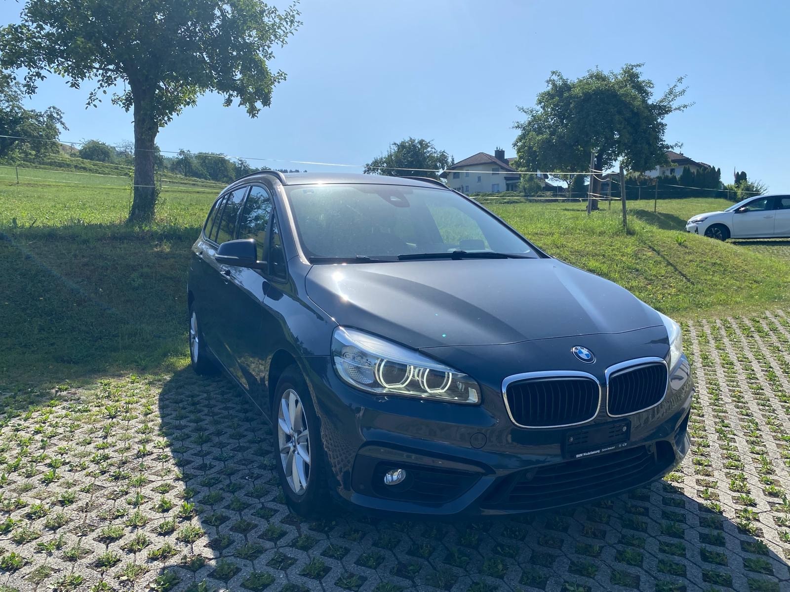 BMW 218d Gran Tourer Luxury Line Steptronic-image-1