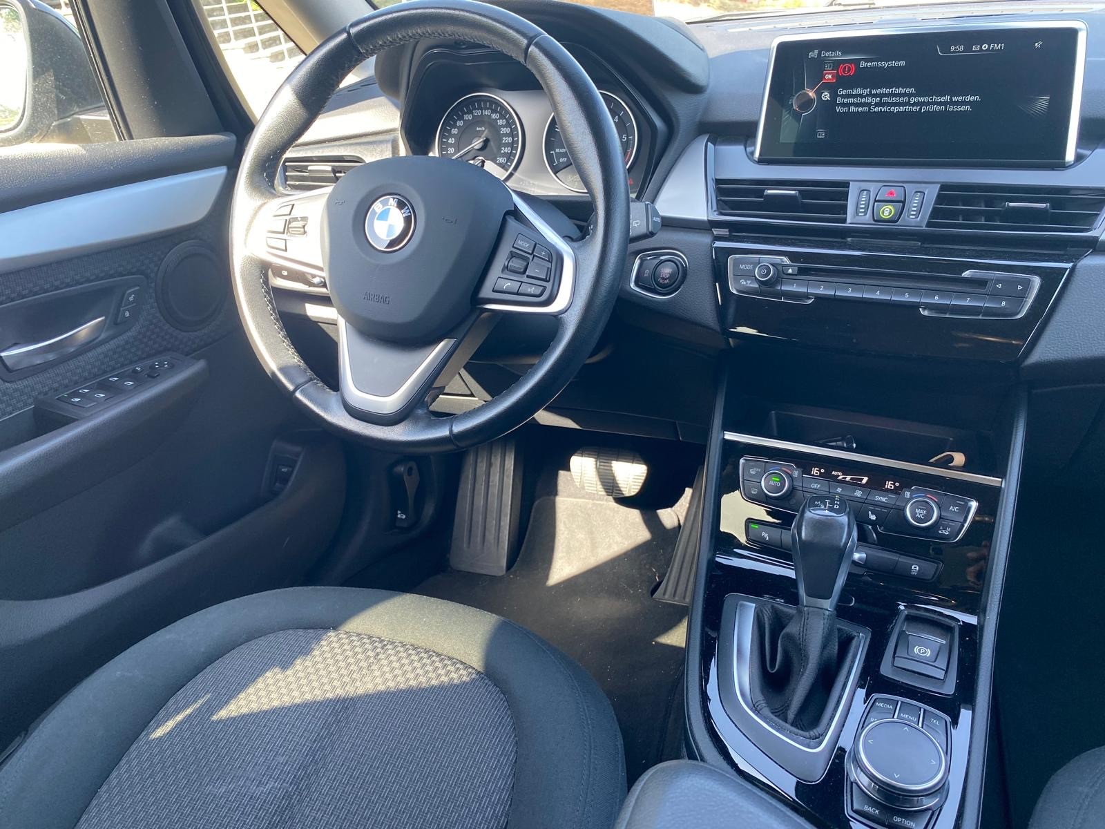 BMW 218d Gran Tourer Luxury Line Steptronic-image-8