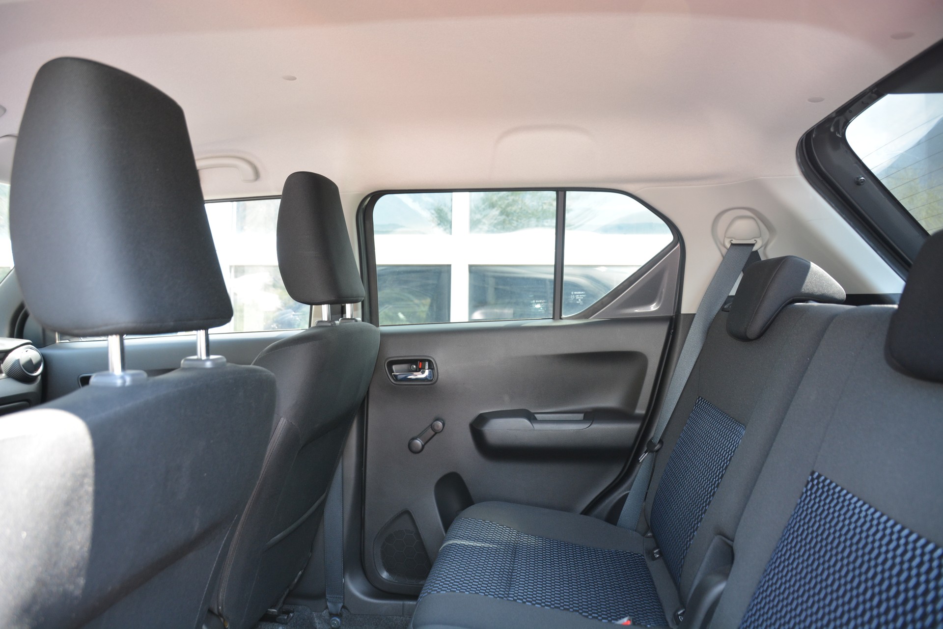 SUZUKI Ignis 1.2i Compact+ Hybrid CVT-image-15
