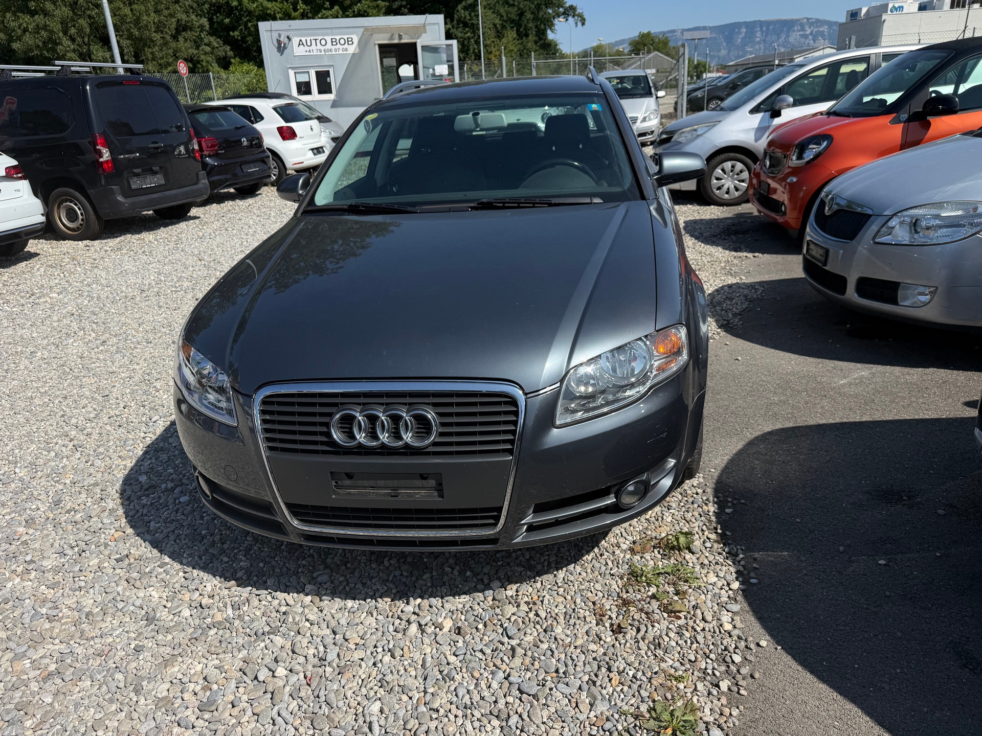 AUDI A4 Avant 2.0 TDI-image-12