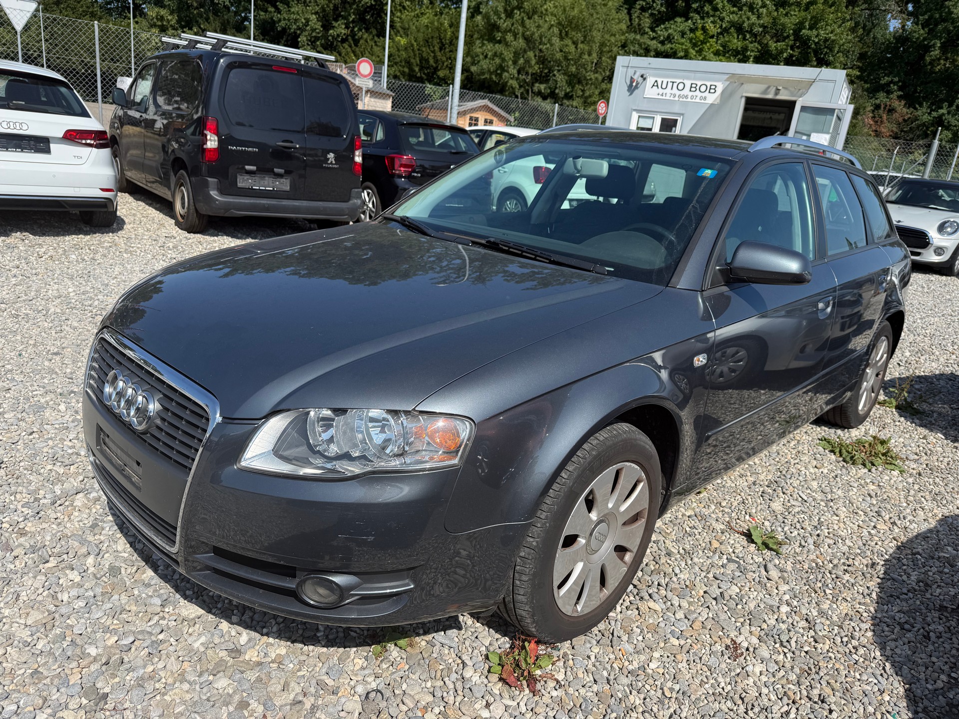 AUDI A4 Avant 2.0 TDI-image-1