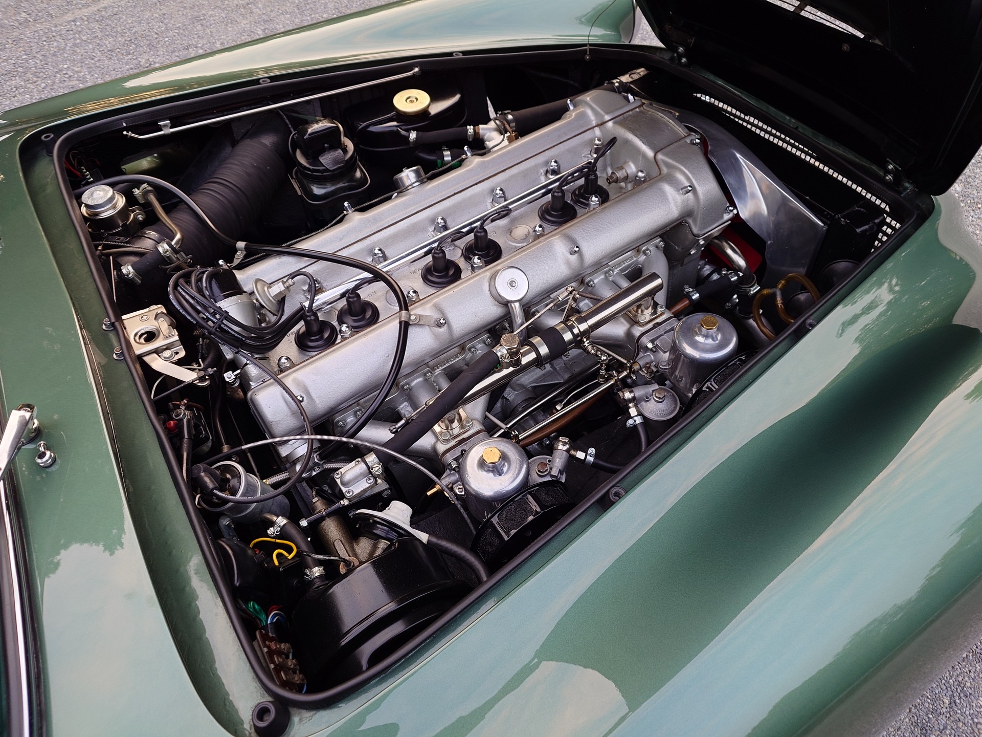 ASTON MARTIN DB4 Superleggera-image-14