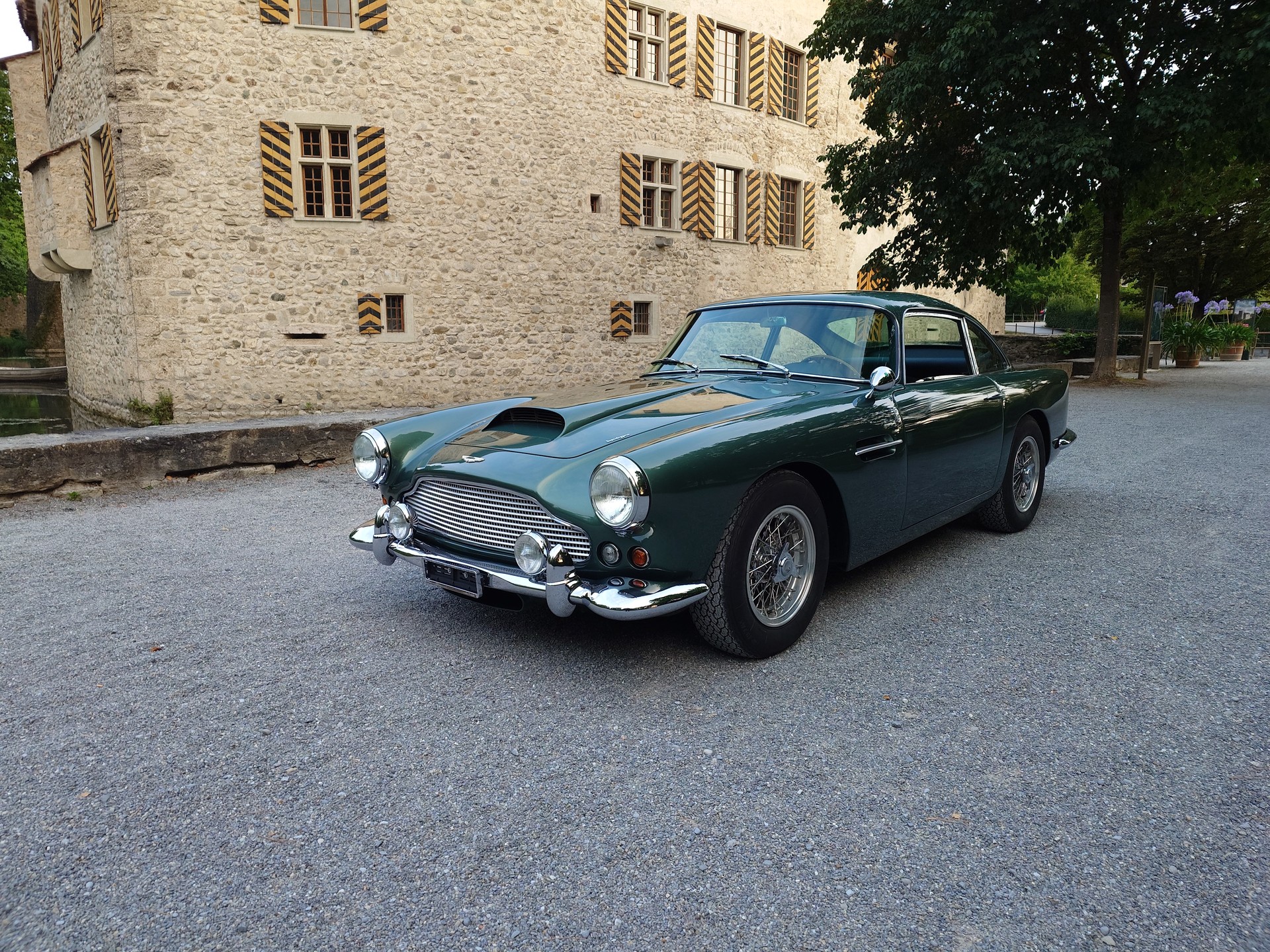 ASTON MARTIN DB4 Superleggera-image-1