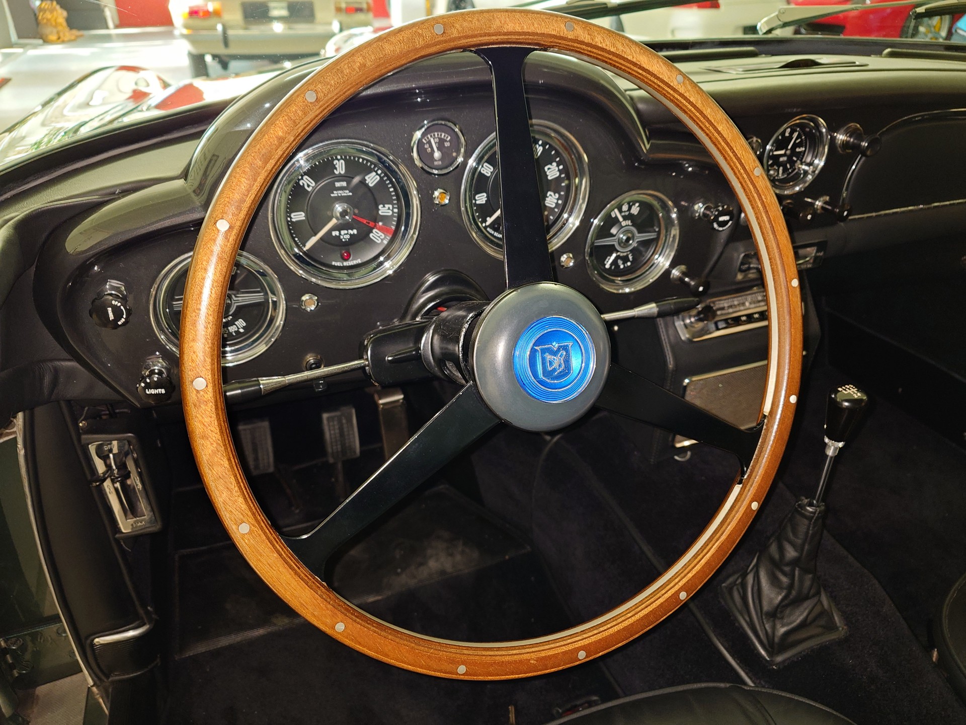 ASTON MARTIN DB4 Superleggera-image-10