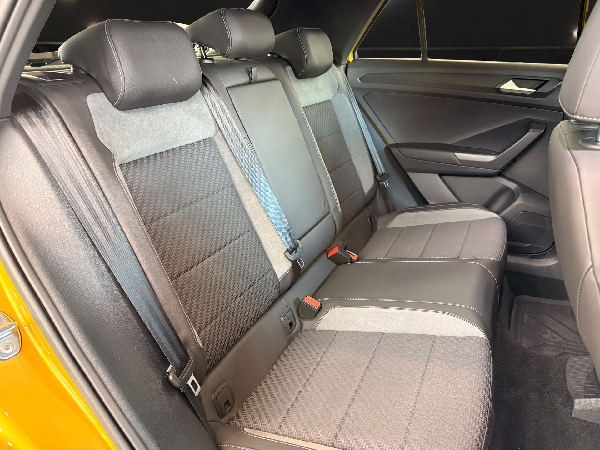 VW T-Roc 2.0 TSI Advance DSG 4motion-image-13