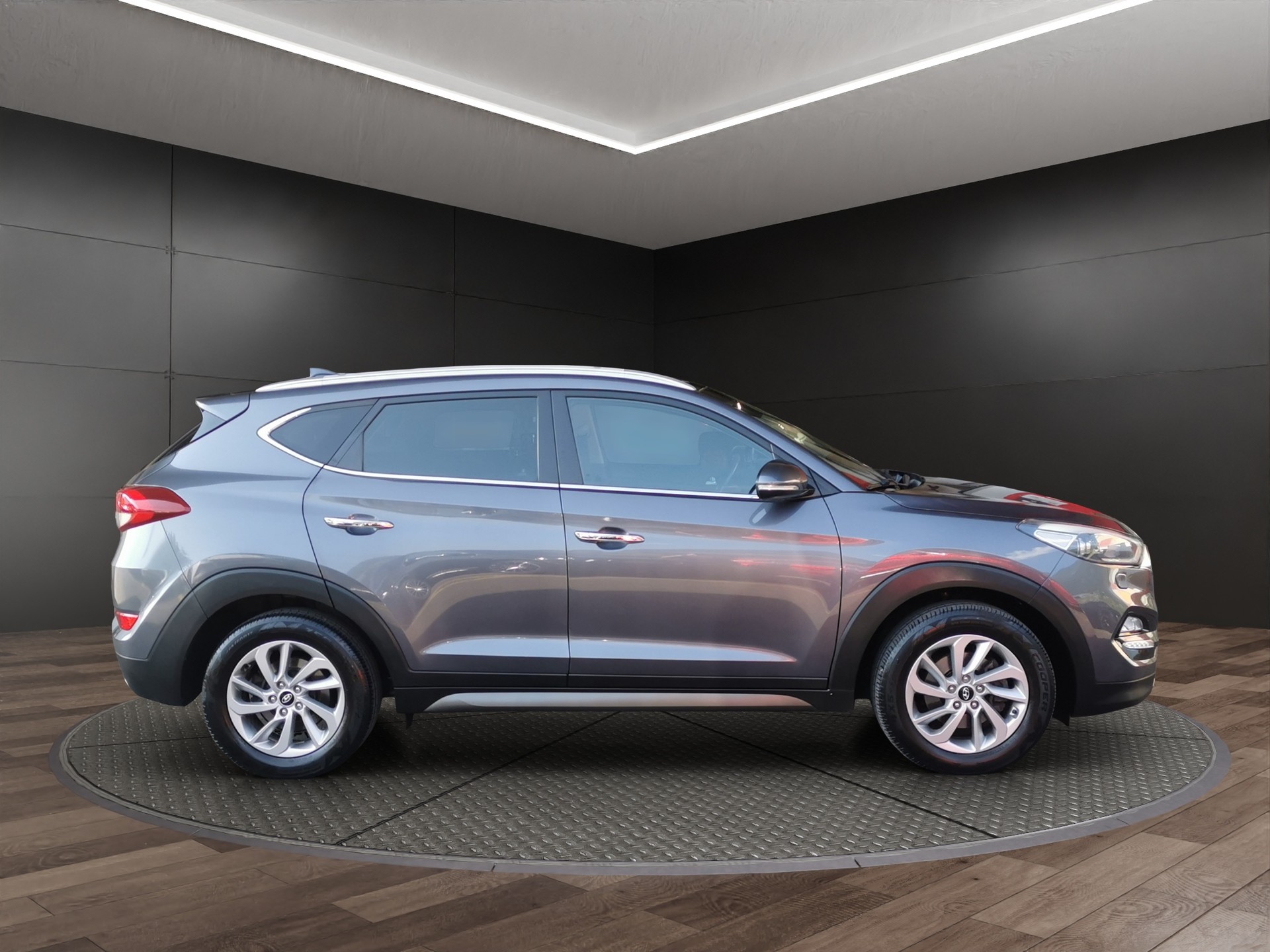 HYUNDAI Tucson 2.0 CRDI Plena 4WD-image-4