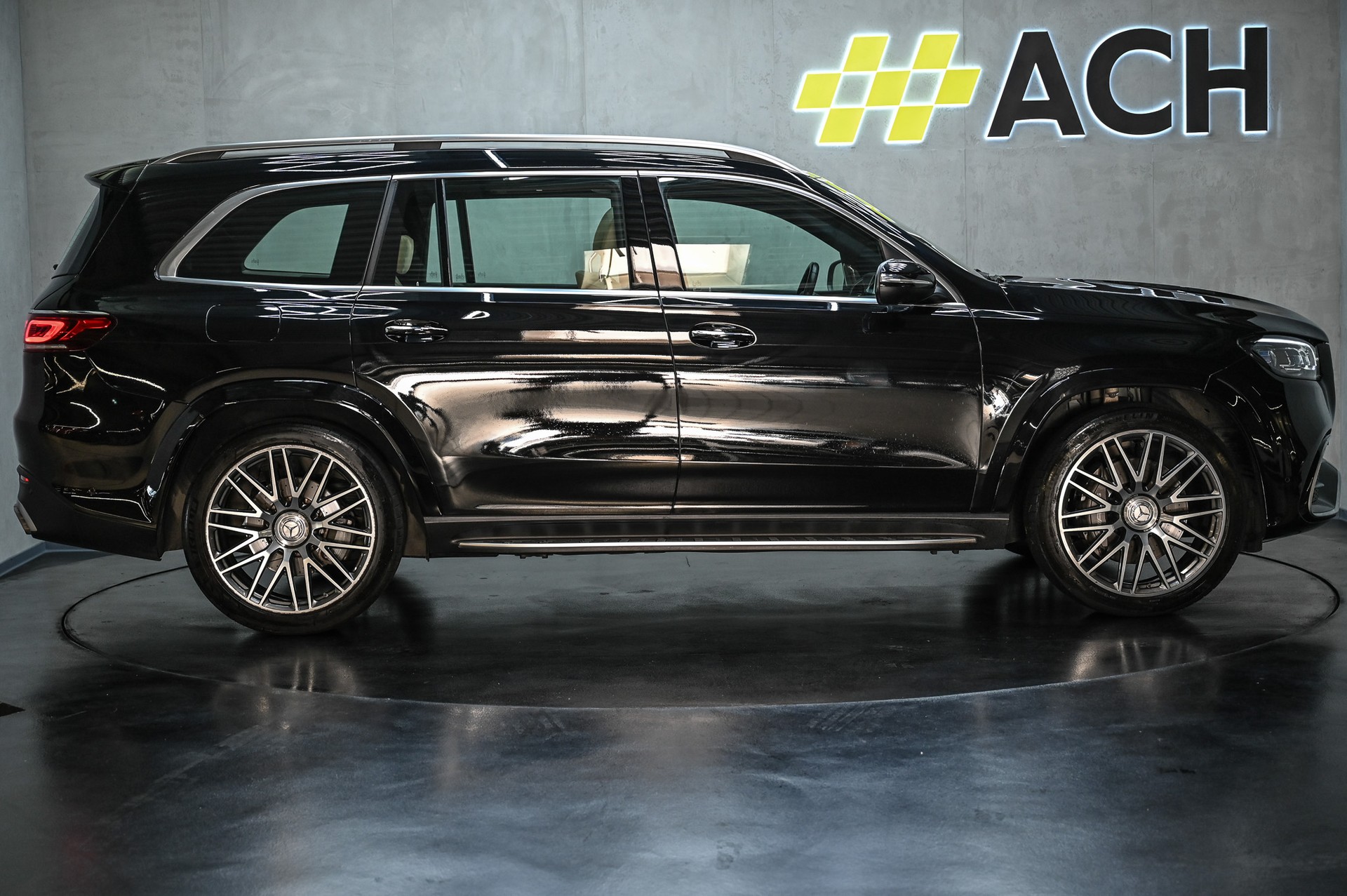 MERCEDES-BENZ GLS 63 AMG 4matic+-image-10
