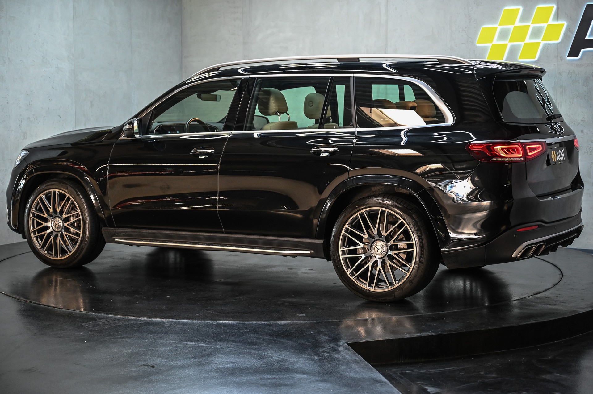 MERCEDES-BENZ GLS 63 AMG 4matic+-image-5