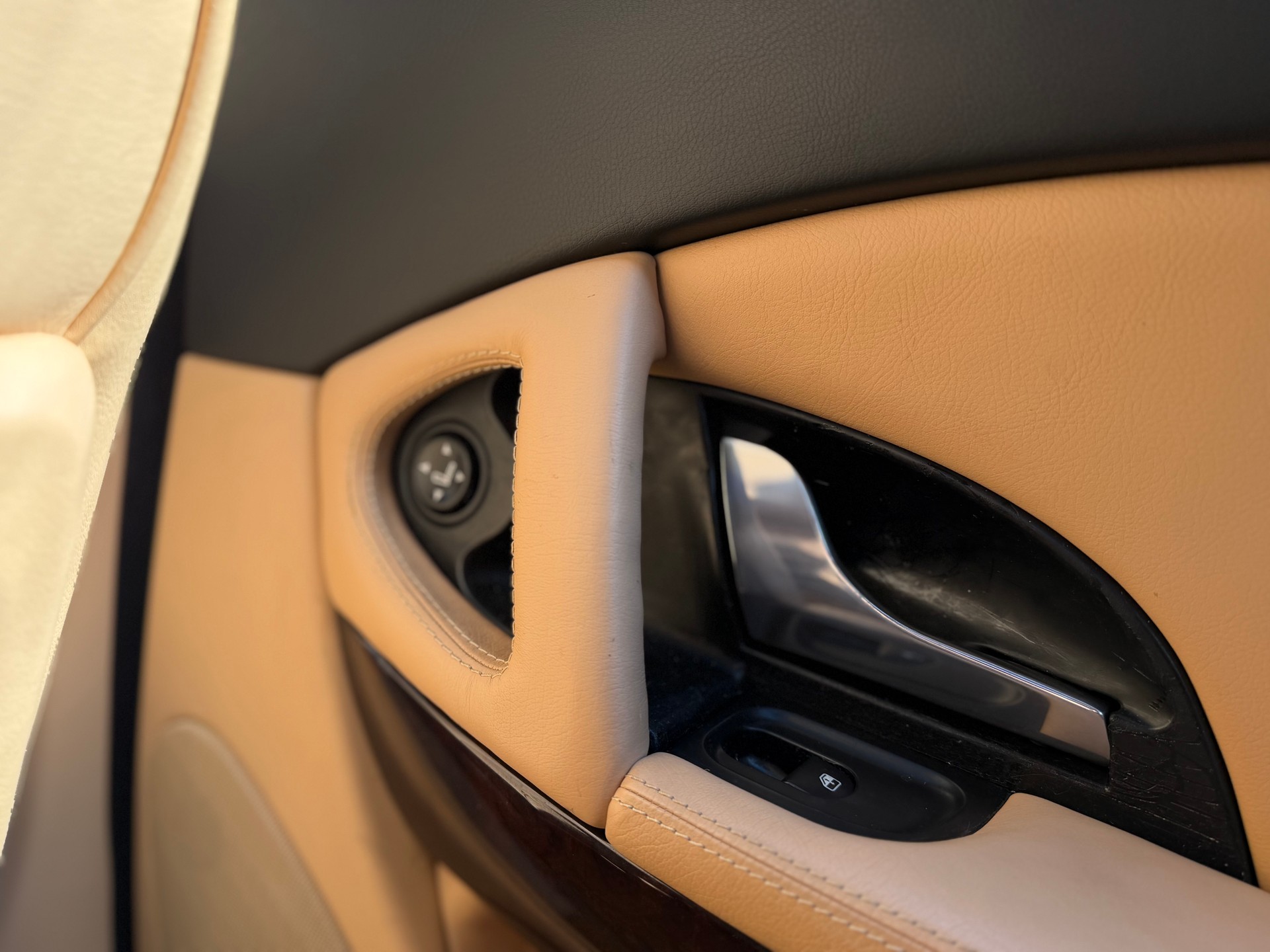 MASERATI Quattroporte 4.2 V8 DuoSelect-image-18