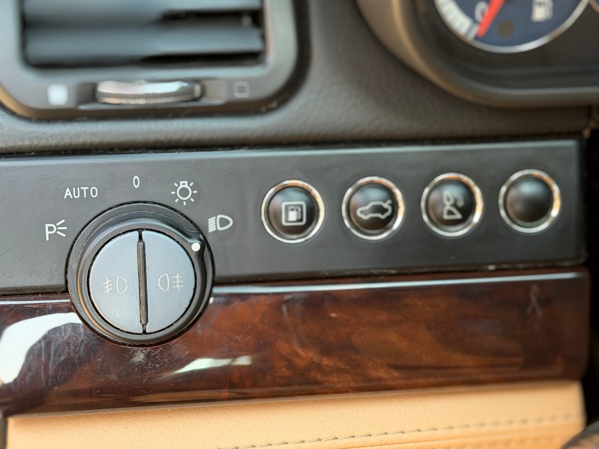 MASERATI Quattroporte 4.2 V8 DuoSelect-image-16
