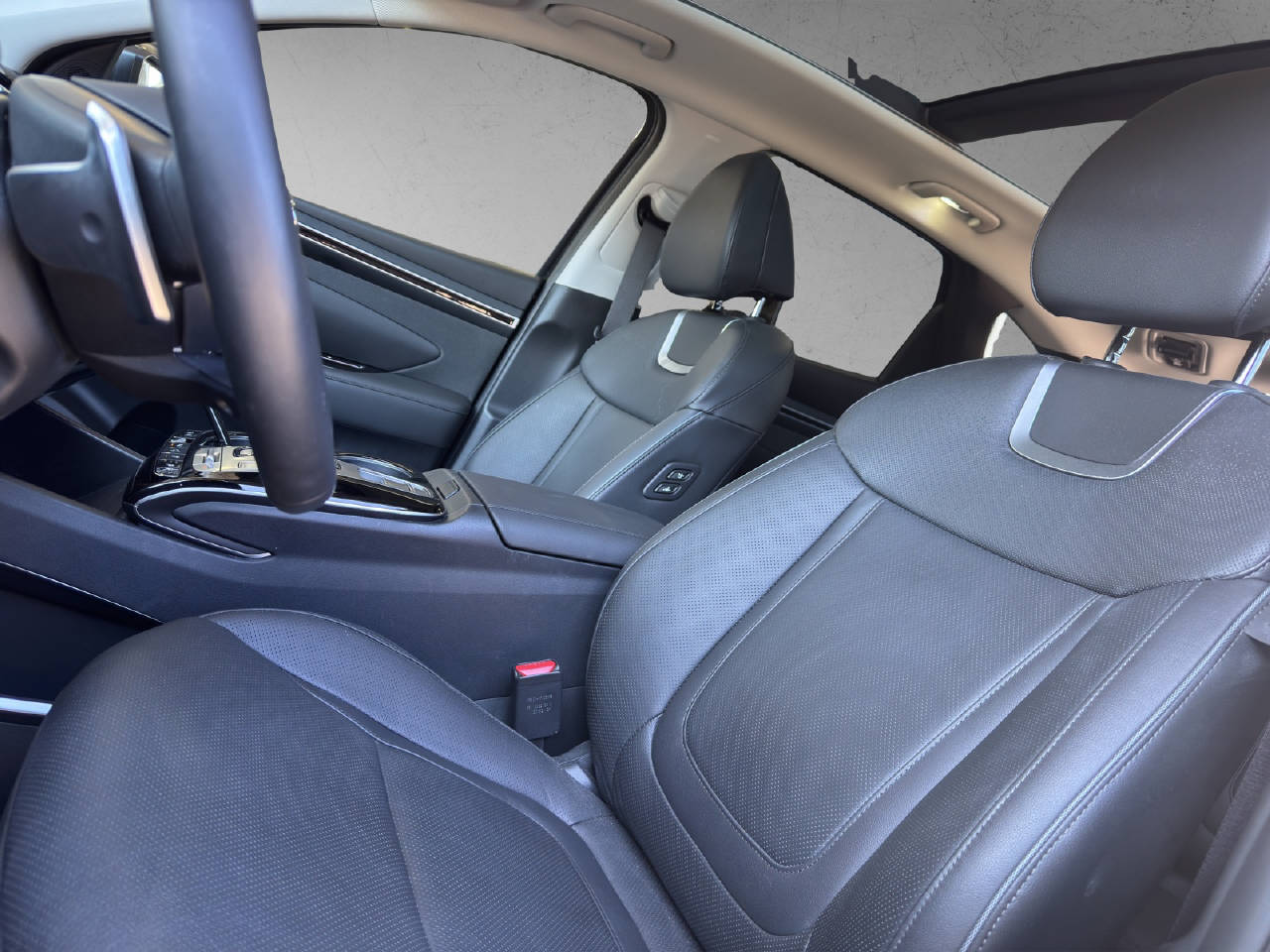 HYUNDAI Tucson 1.6 T-GDi HEV Vertex 4WD SUN MY23-image-3