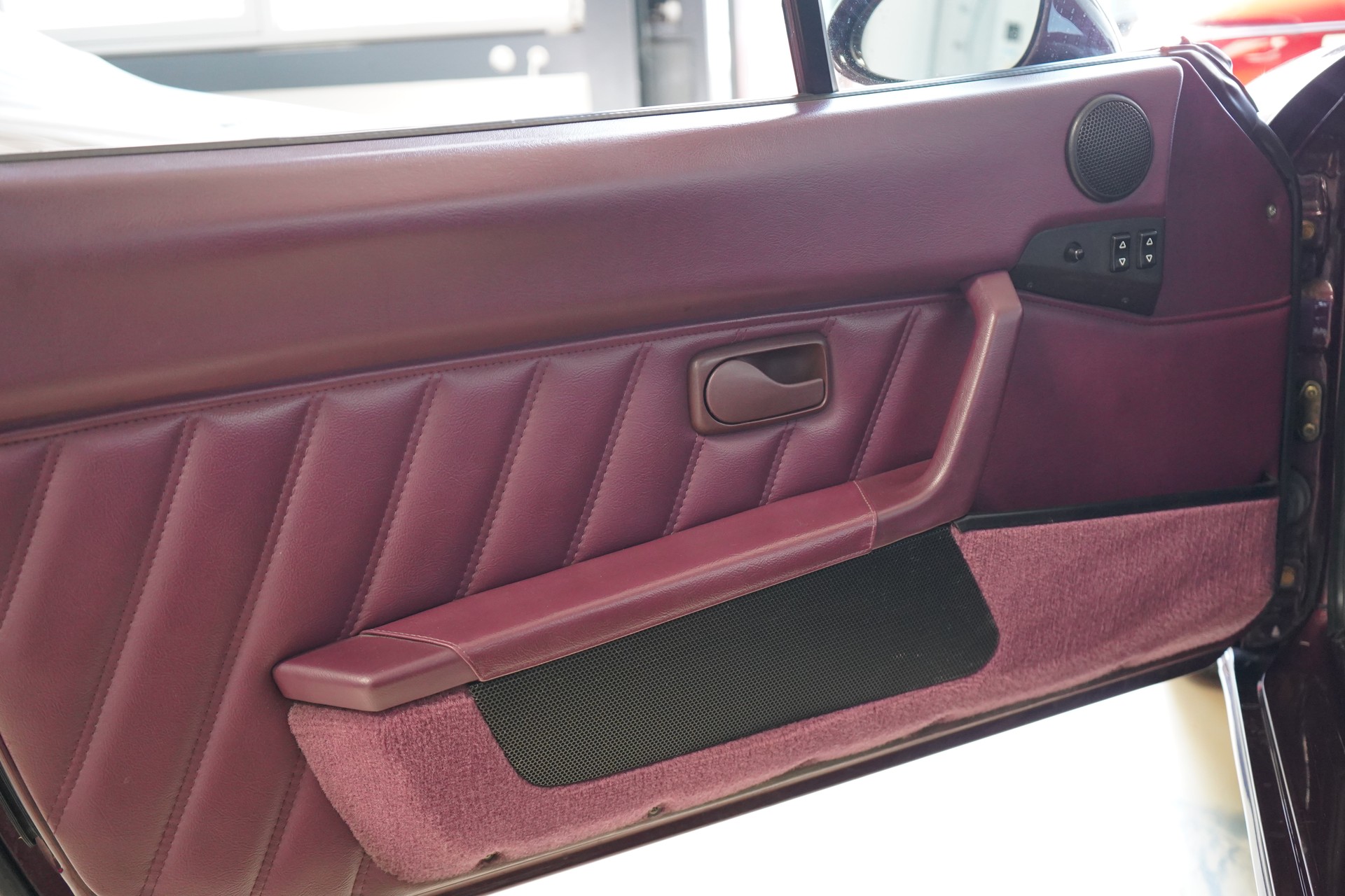 PORSCHE 968 Cabrio-image-19