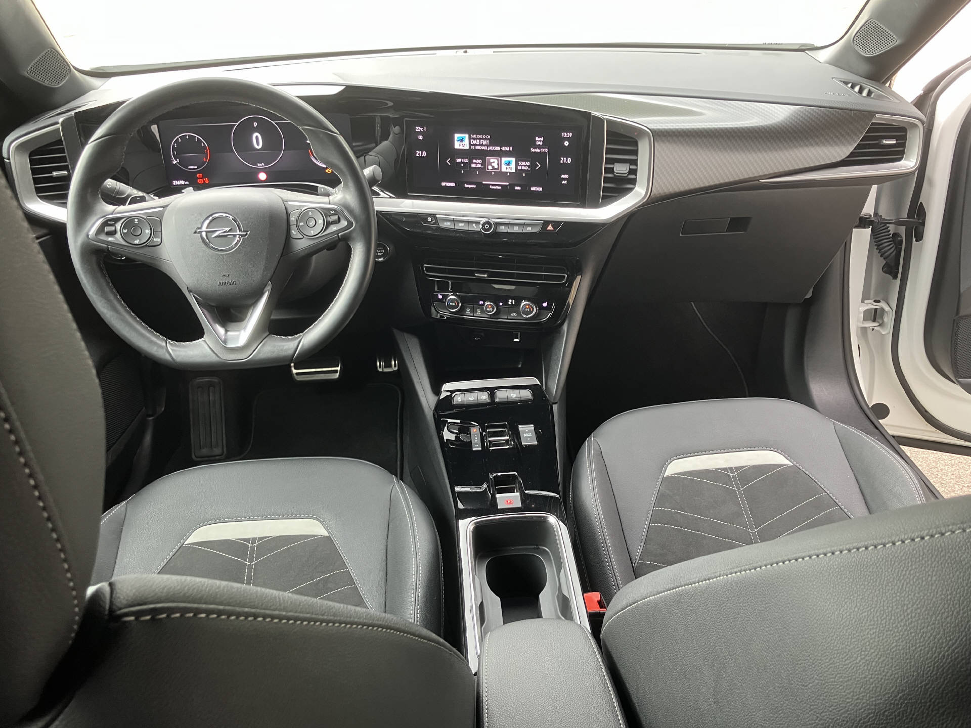 OPEL Mokka 1.2 Direct Injection Turbo Ultimate Aut.-image-6