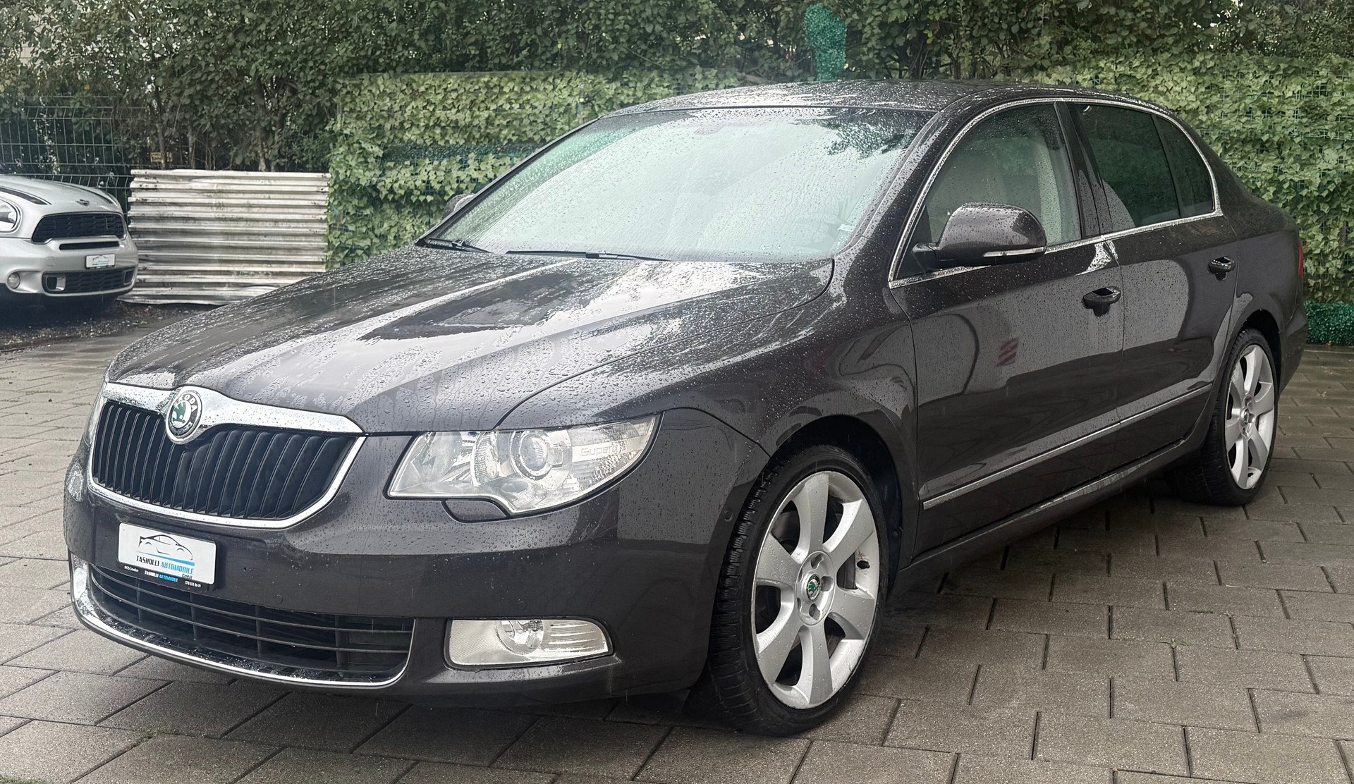 SKODA Superb 2.0 TDi Ambition DSG-image-2