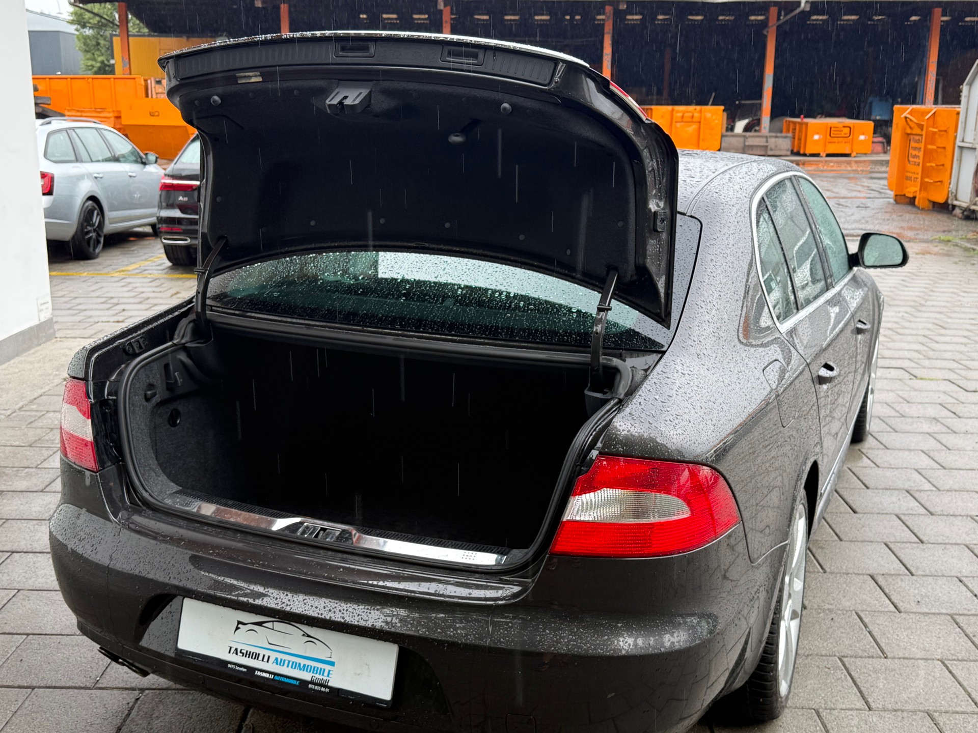 SKODA Superb 2.0 TDi Ambition DSG-image-6