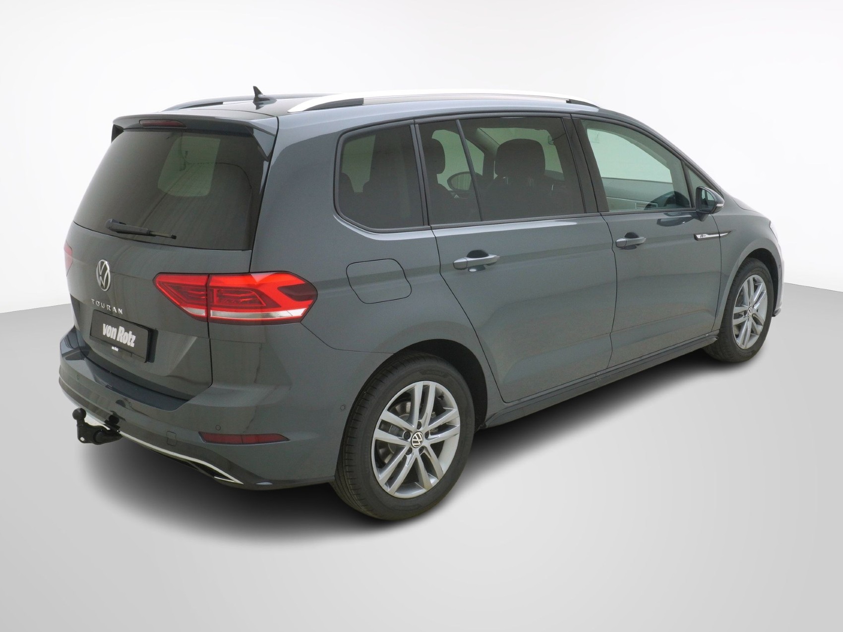 VW Touran 1.5 TSI R-Line DSG-image-4