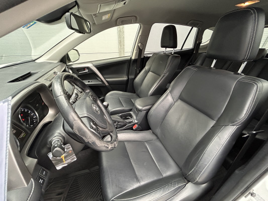 TOYOTA RAV-4 2.0 Sol Premium-image-6