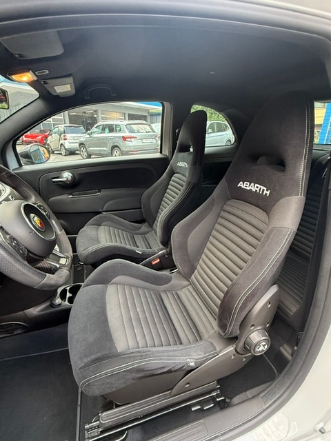 FIAT 695 1.4 16V Turbo Abarth 695 Competizione Dualogic-image-11