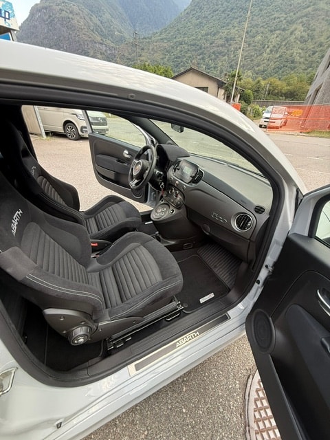 FIAT 695 1.4 16V Turbo Abarth 695 Competizione Dualogic-image-12
