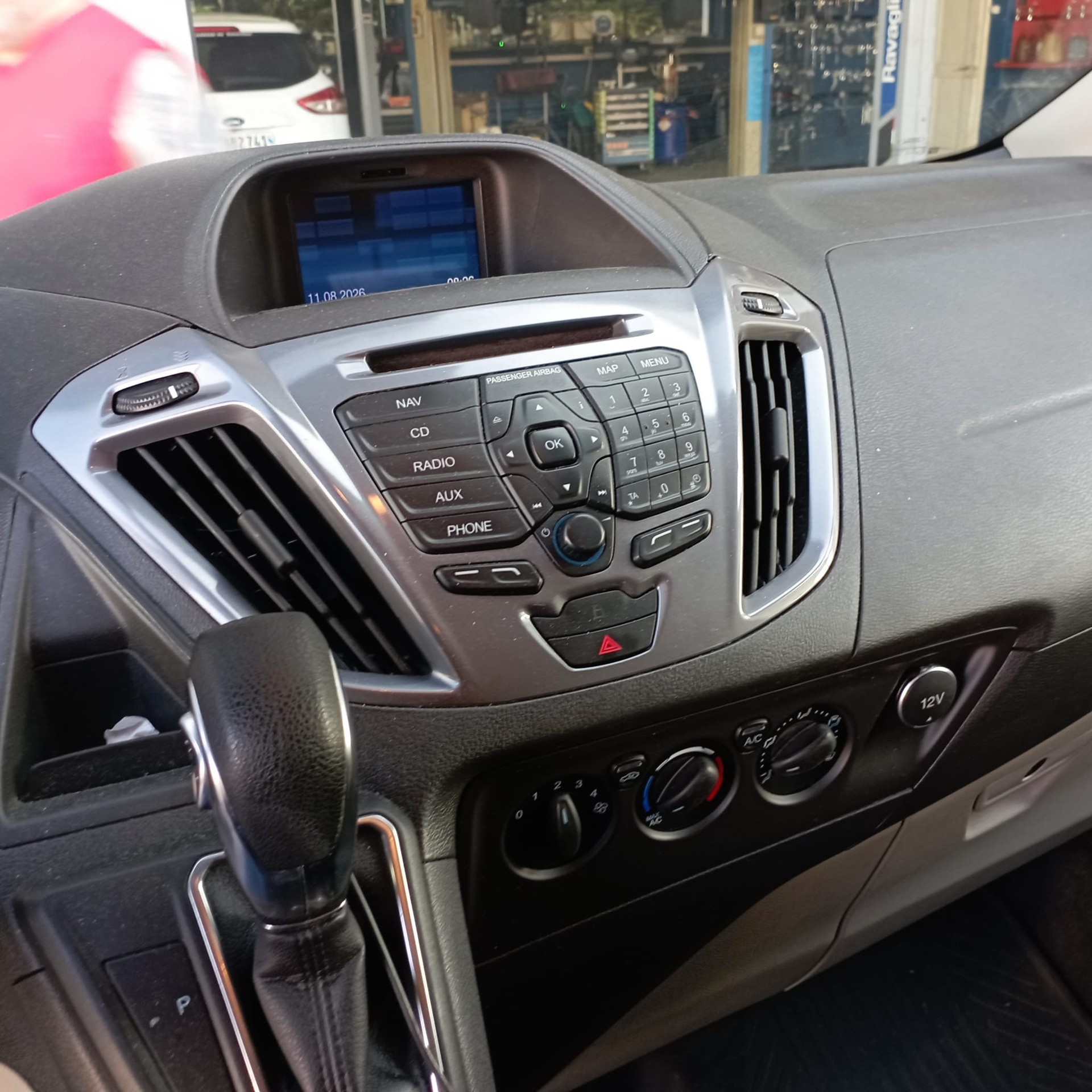 FORD Tourneo Custom 310 L2 2.0 TDCi 170 Titanium-image-8