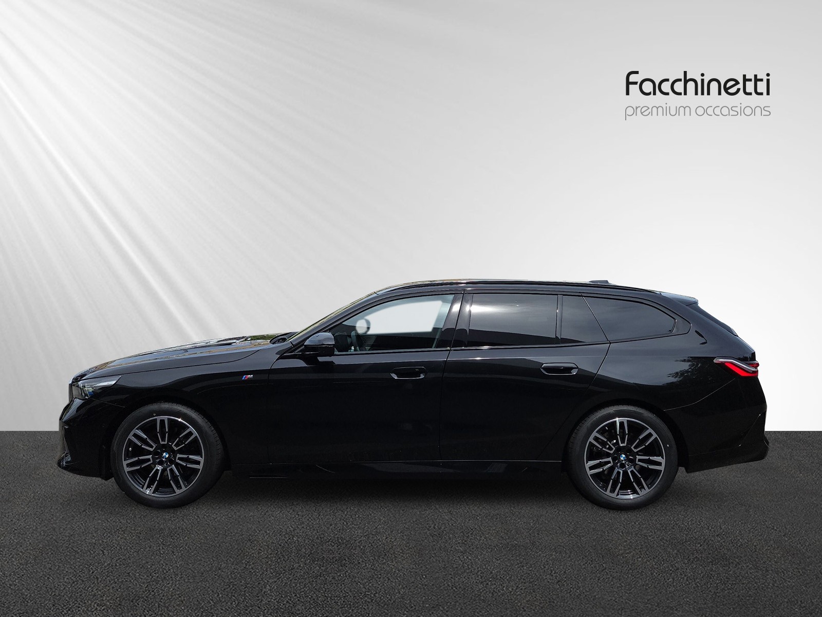 BMW 520d xDrive 48V Touring M Sport Steptronic-image-1
