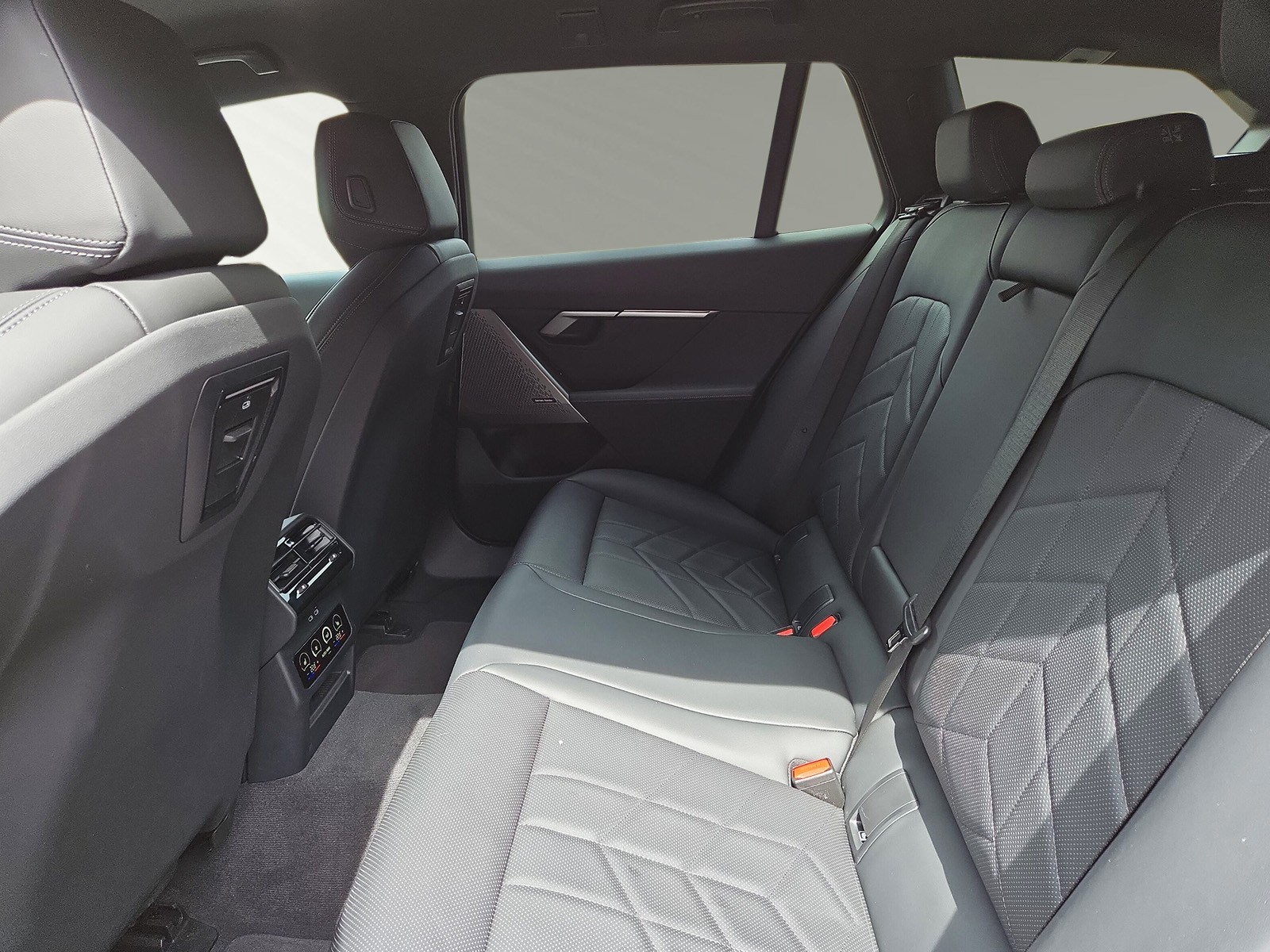 BMW 520d xDrive 48V Touring M Sport Steptronic-image-6