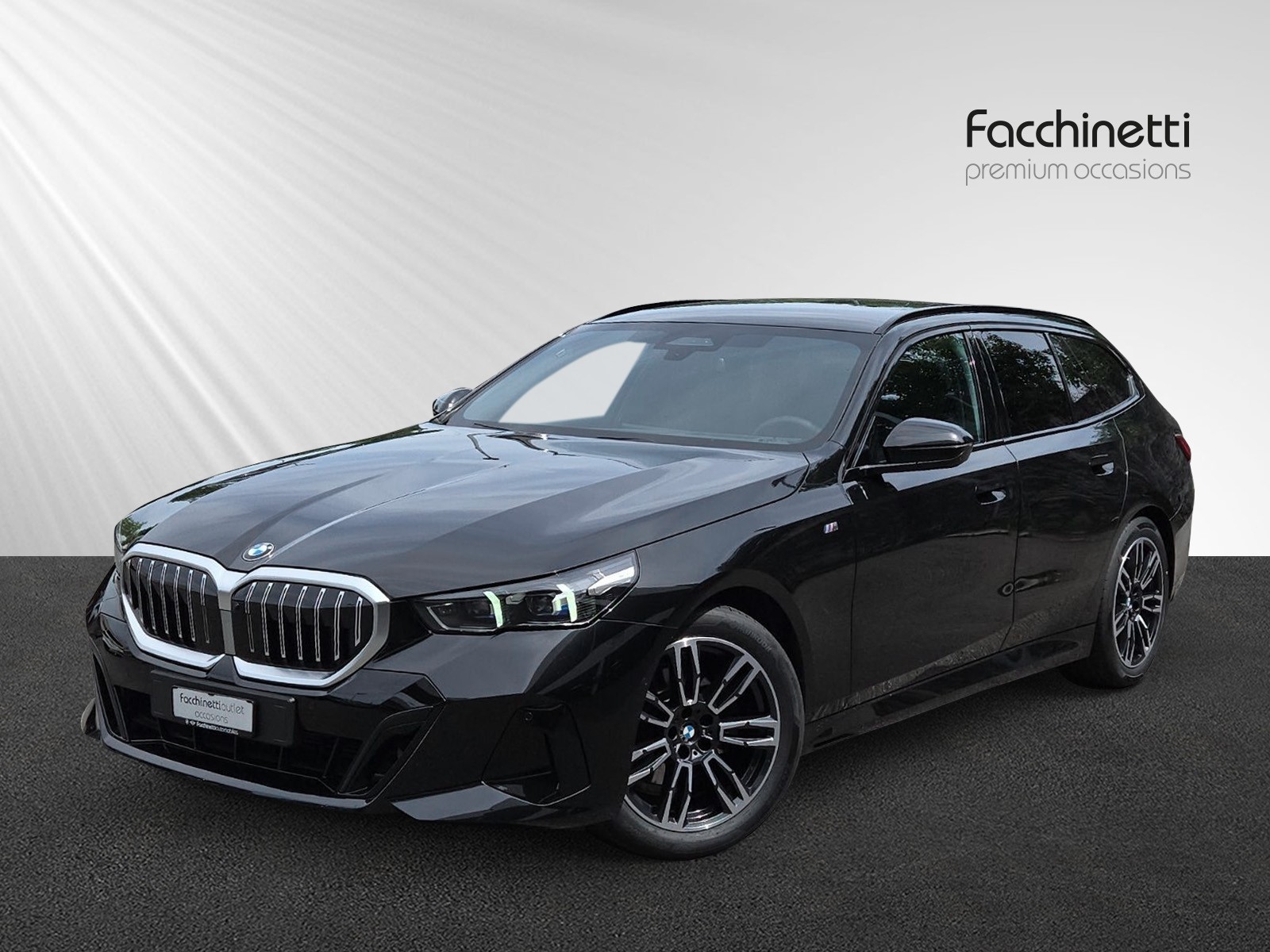 BMW 520d xDrive 48V Touring M Sport Steptronic-image-0