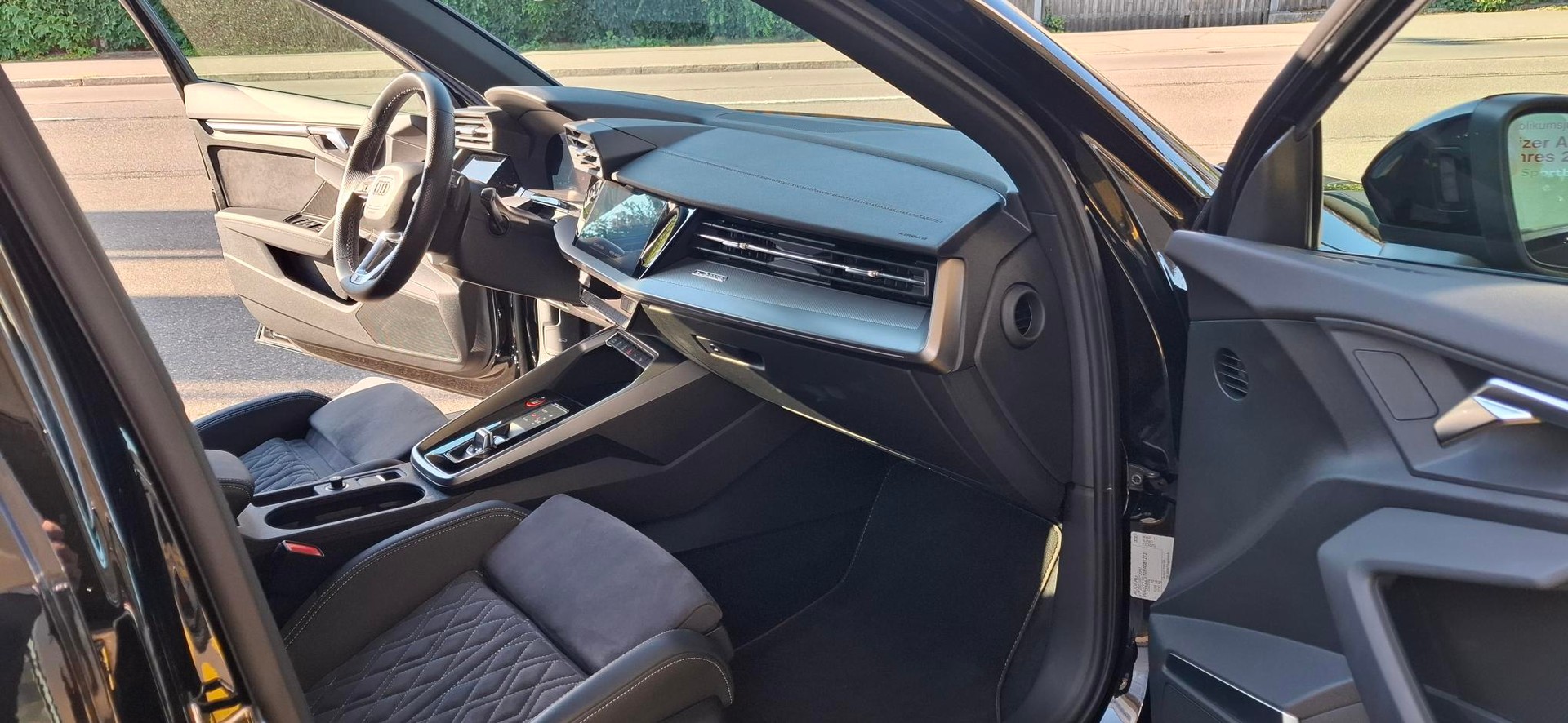 AUDI S3 Limousine 2.0 TFSI quattro S-tronic-image-7