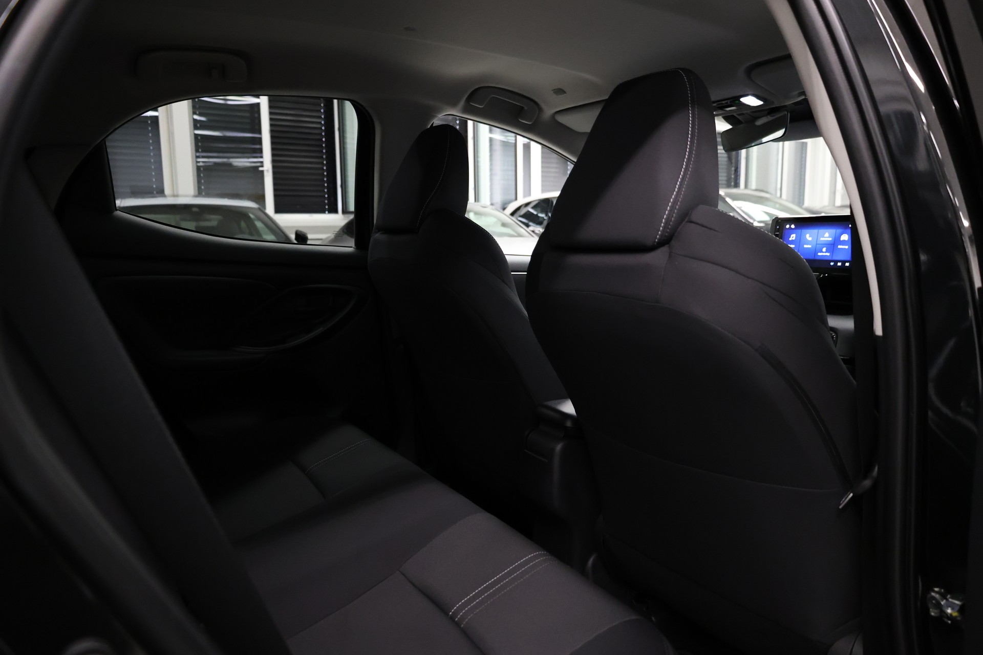 TOYOTA Yaris 1.5 VVT-i HSD Teamplayer-image-31