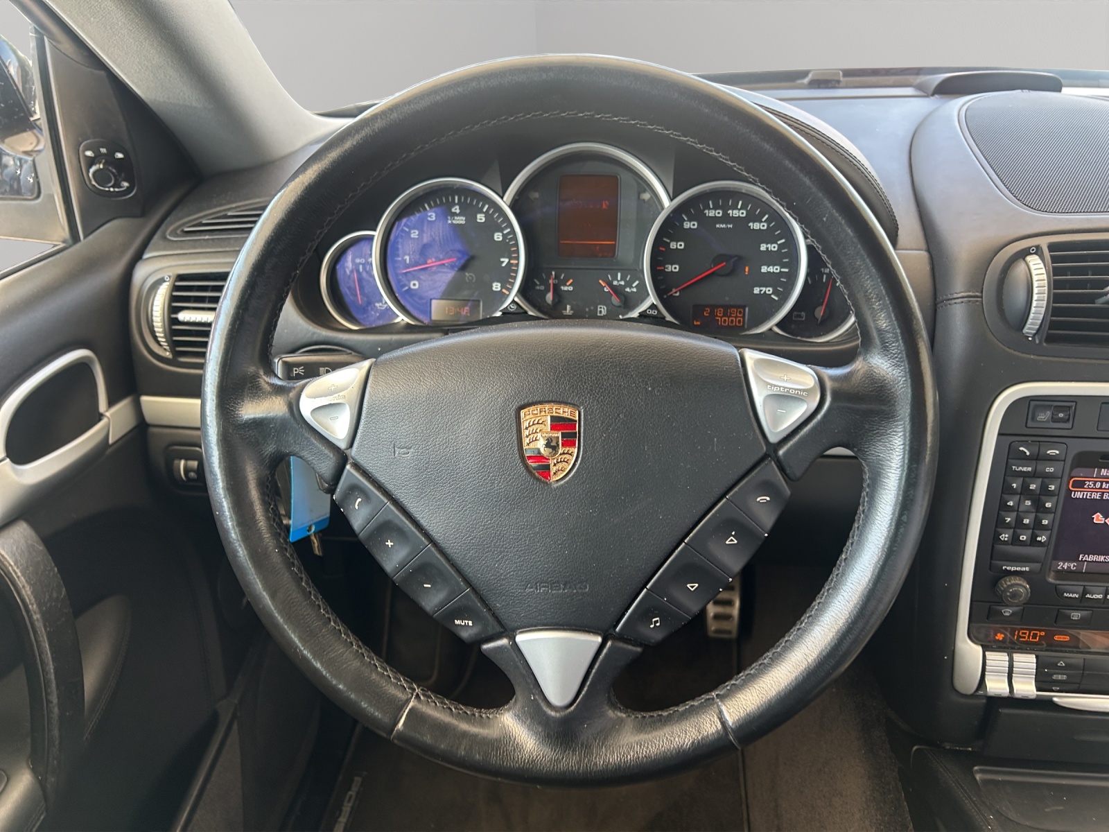 PORSCHE Cayenne S-image-14