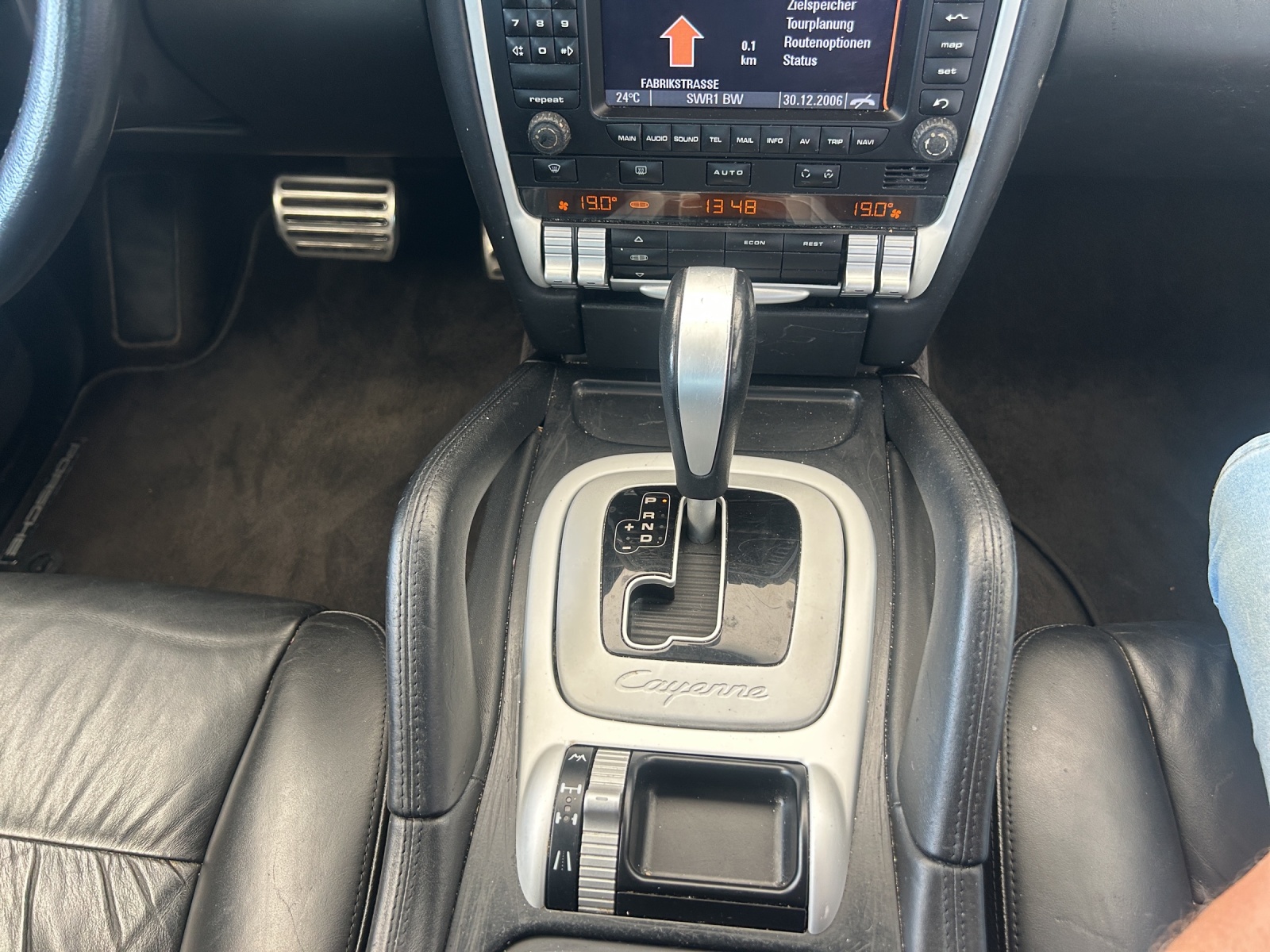 PORSCHE Cayenne S-image-15