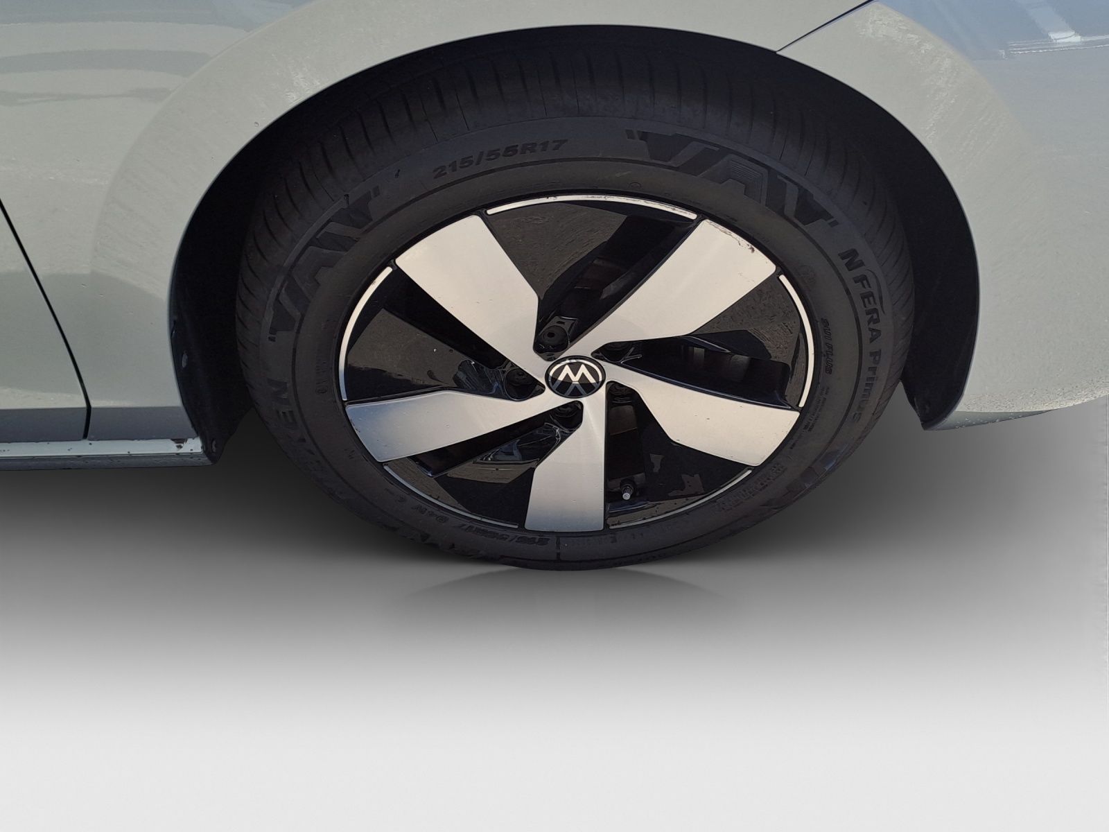 VW Passat Variant 2.0 TDI evo Business 4 Motion DSG-image-14