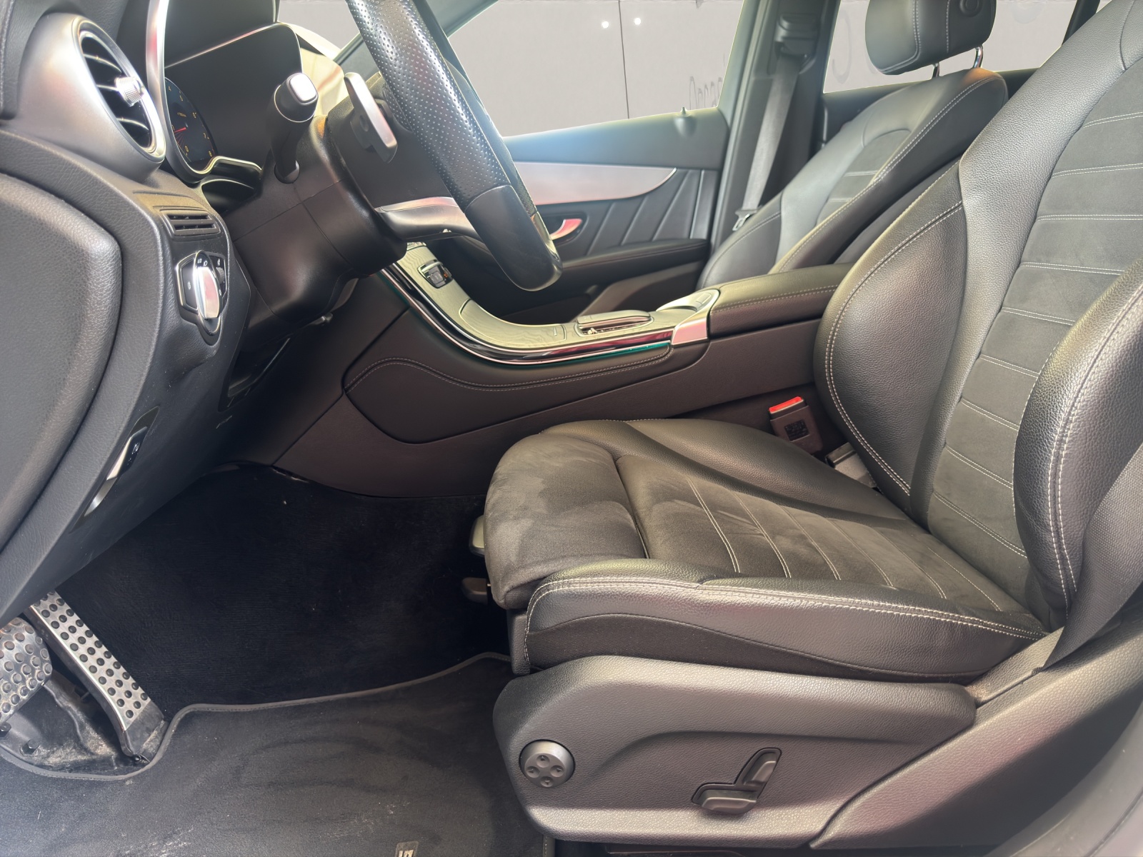 MERCEDES-BENZ GLC-Klasse C253 Coupé GLC 300 AMG Line 4x4-image-7