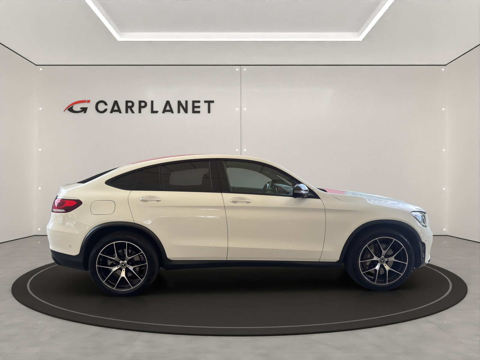 MERCEDES-BENZ GLC-Klasse C253 Coupé GLC 300 AMG Line 4x4-image-2