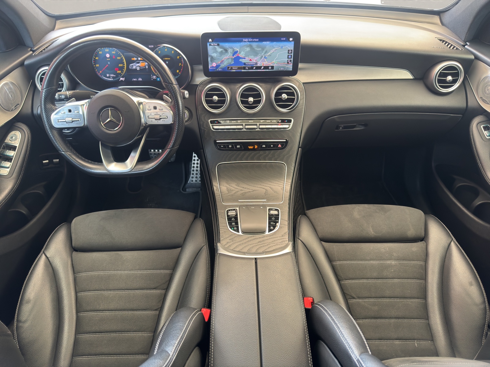 MERCEDES-BENZ GLC-Klasse C253 Coupé GLC 300 AMG Line 4x4-image-9