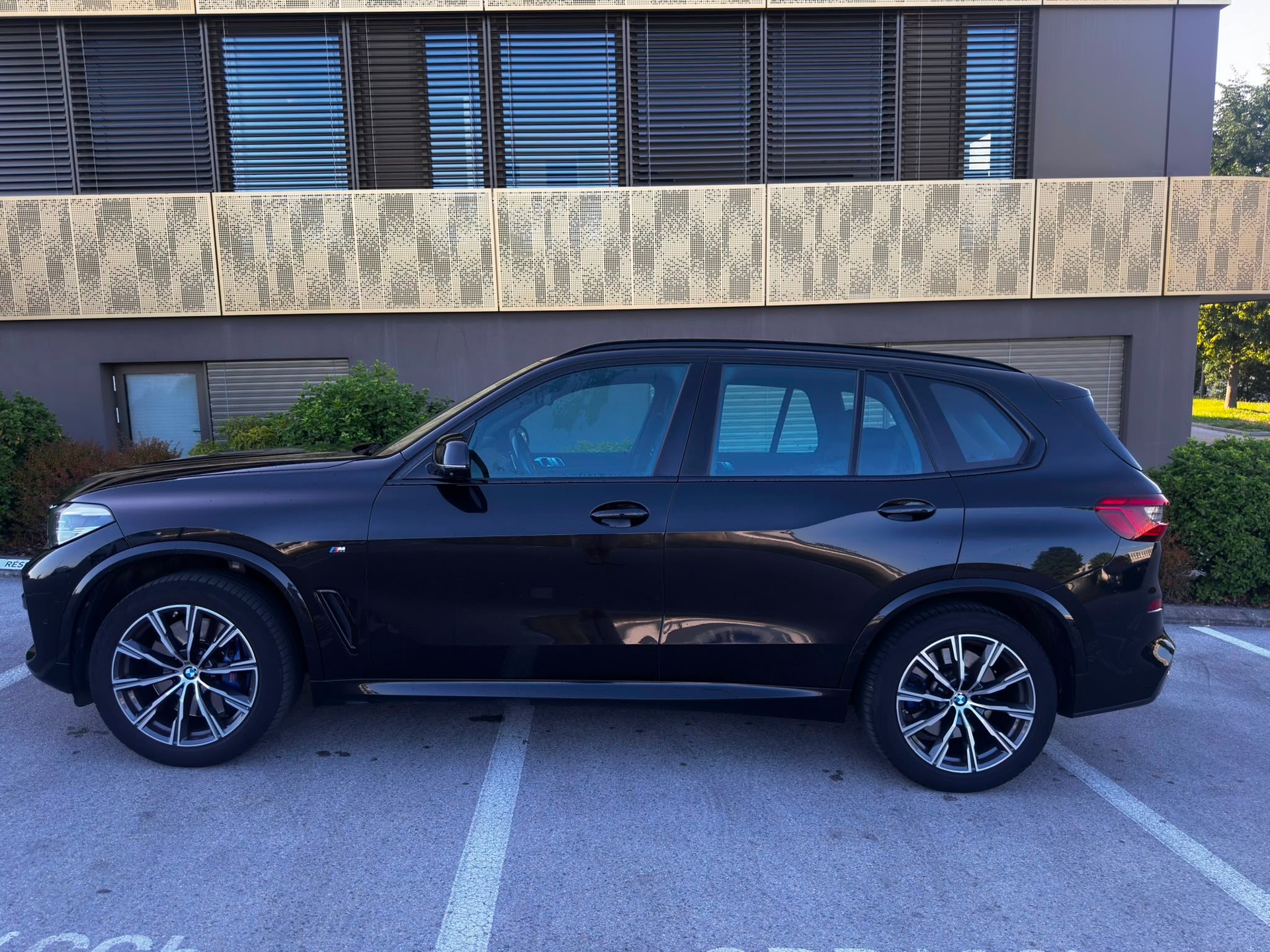 BMW 40i xDrive-image-0