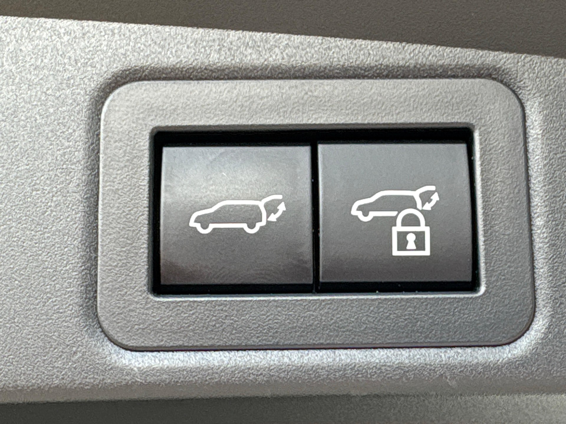 TOYOTA Corolla Touring Sports 2.0 HSD Trend-image-12