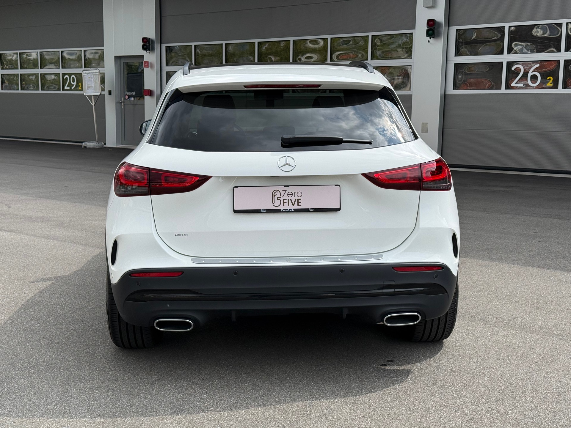 MERCEDES-BENZ GLA 250 4Matic AMG Line 8G-DCT-image-5