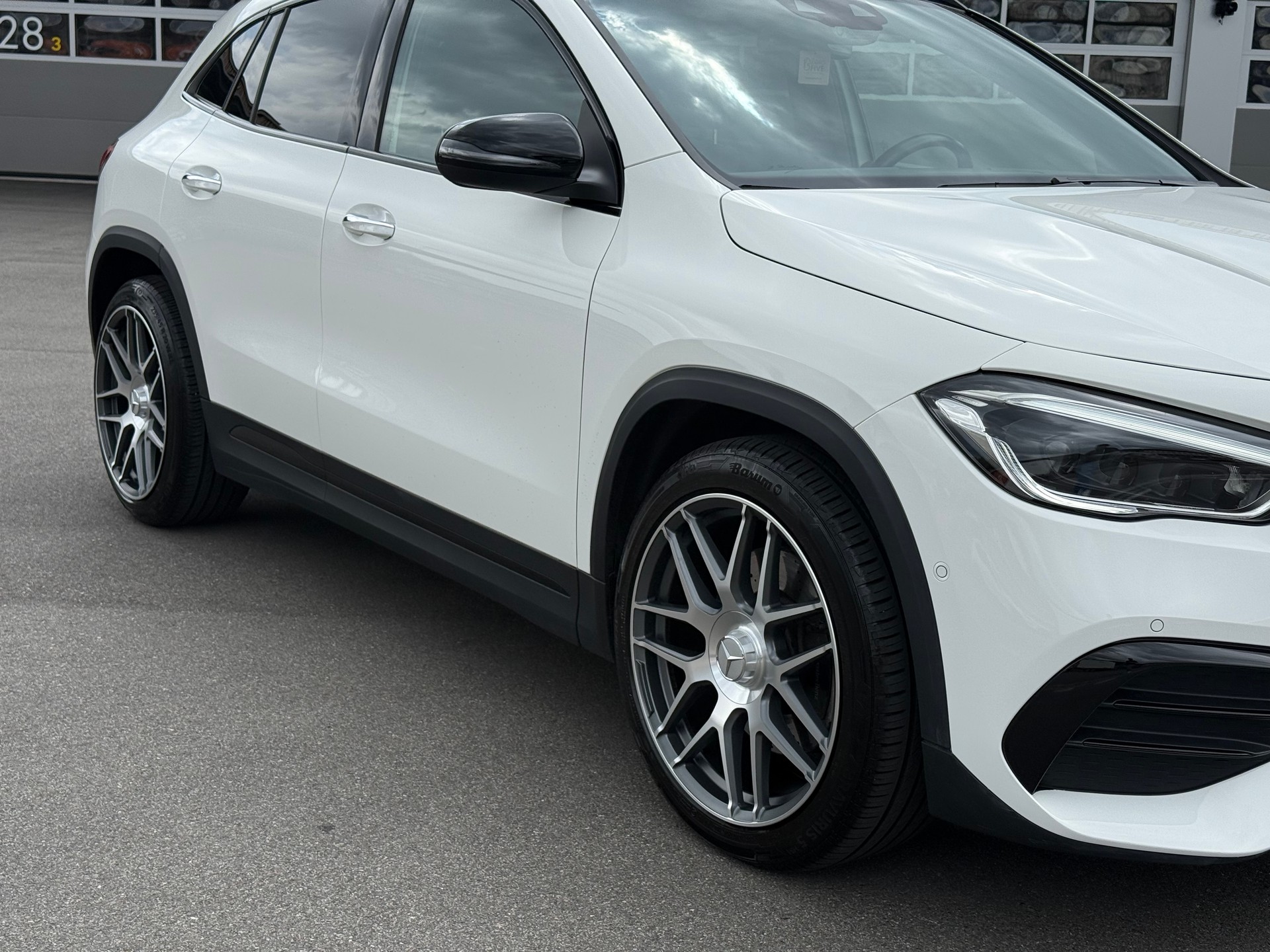 MERCEDES-BENZ GLA 250 4Matic AMG Line 8G-DCT-image-2